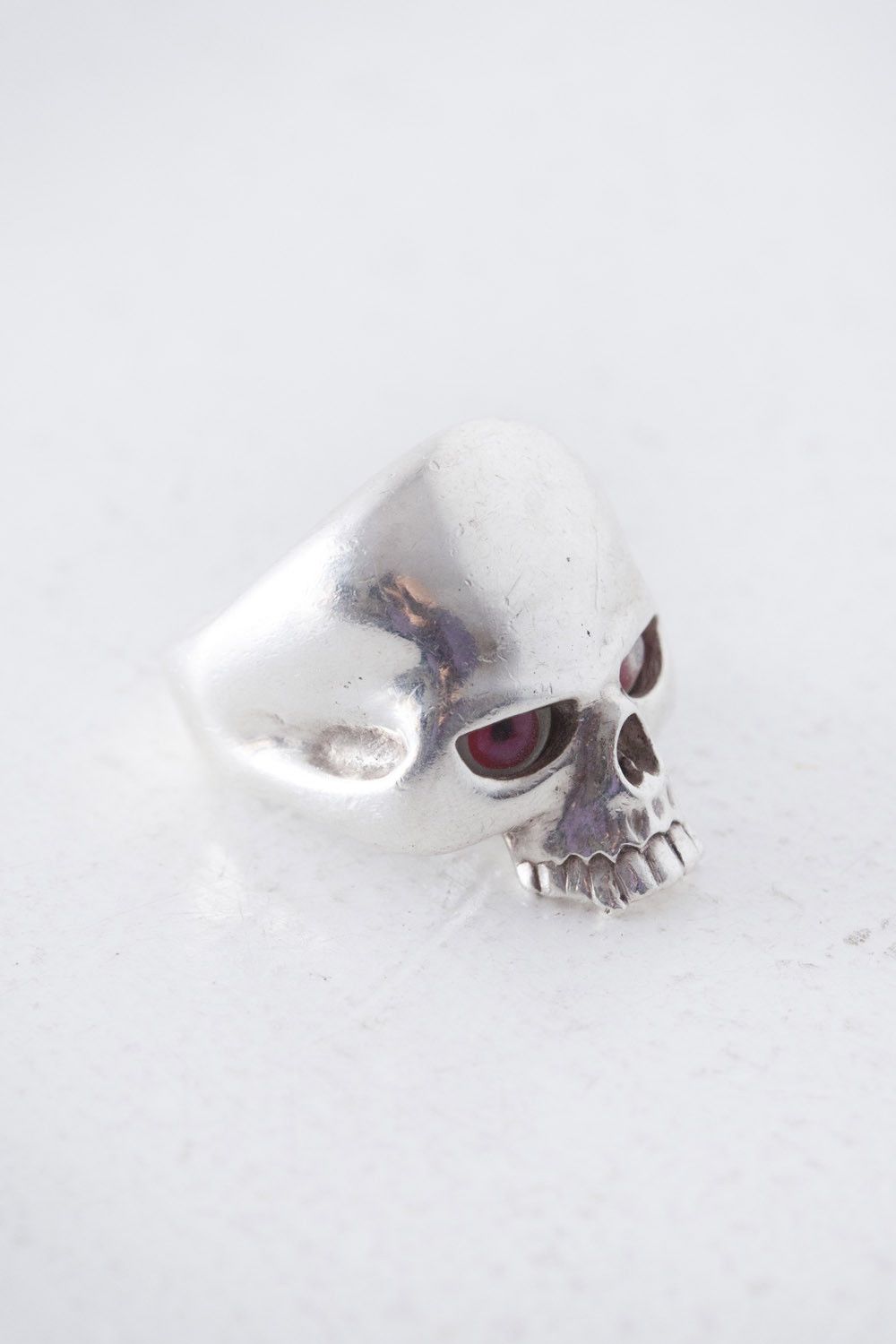 Vintage Vintage 950 silver skull ring with eyes US 9 Size ONE SIZE - 3 Thumbnail