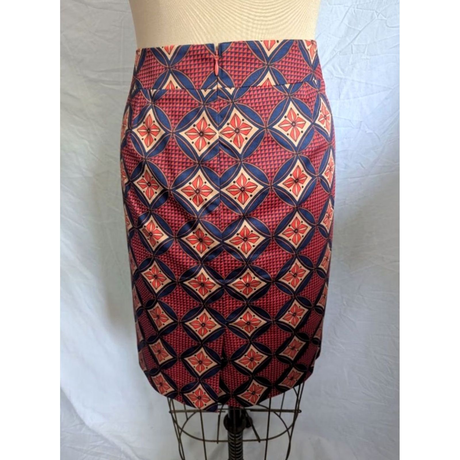 Ann Taylor Ann Taylor Petite Womens 12P Blue Red Geometric Skirt Retro Size 34" / US 12 / IT 48 - 2 Thumbnail