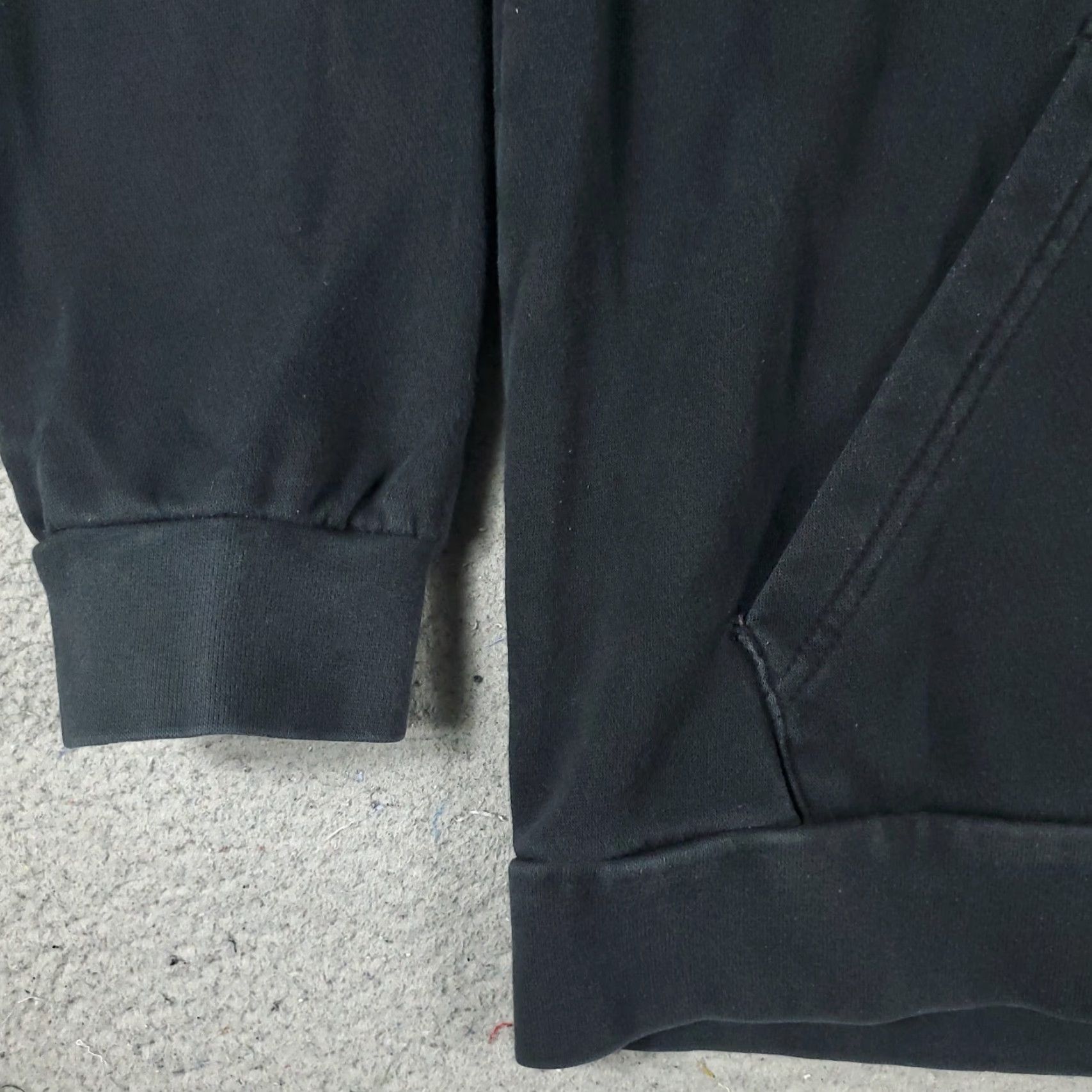 Adidas VINTAGE Adidas Hoodie Pullover Mens Medium Black Sports Casual All Seasons Size US M / EU 48-50 / 2 - 3 Thumbnail