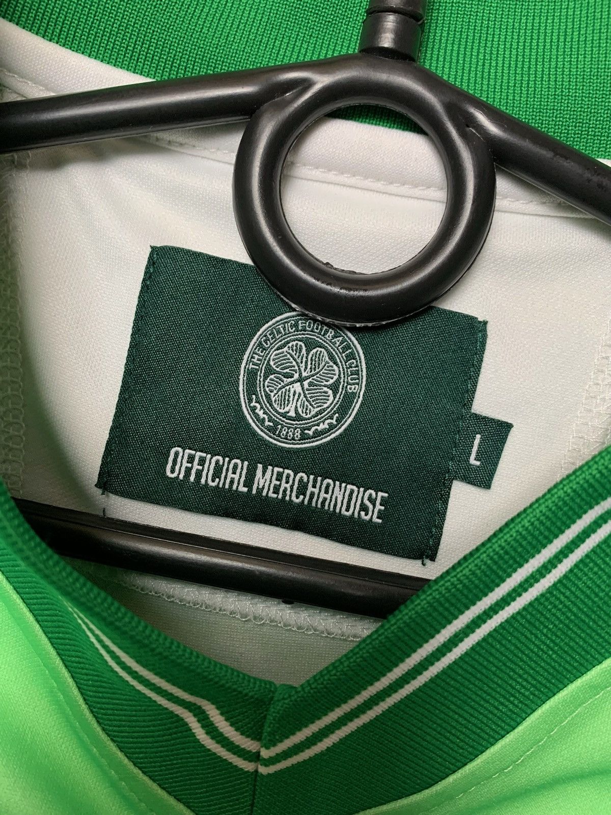 Vintage Vintage retro soccer jersey Celtic green logo size L Size US L / EU 52-54 / 3 - 3 Thumbnail