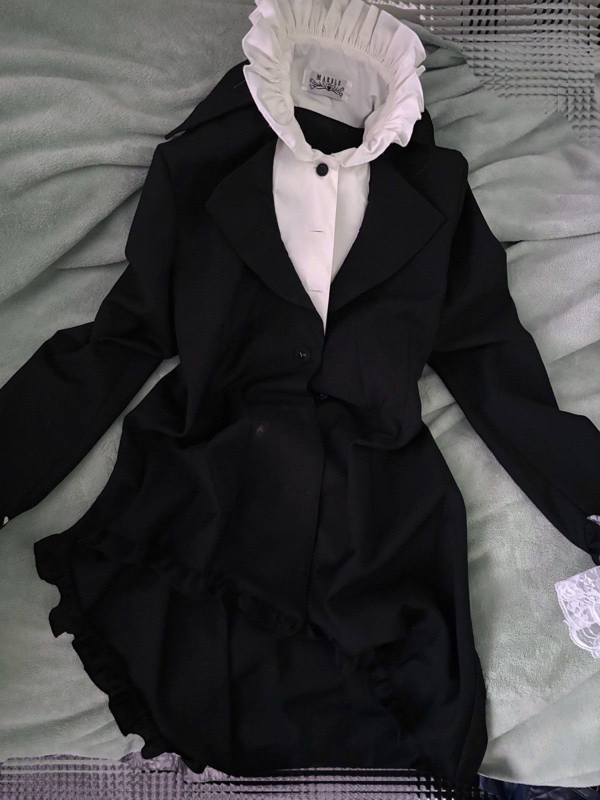 Japanese Brand Vampire Dress Full Set with Cameo Tie Size M / US 6-8 / IT 42-44 - 1 Thumbnail