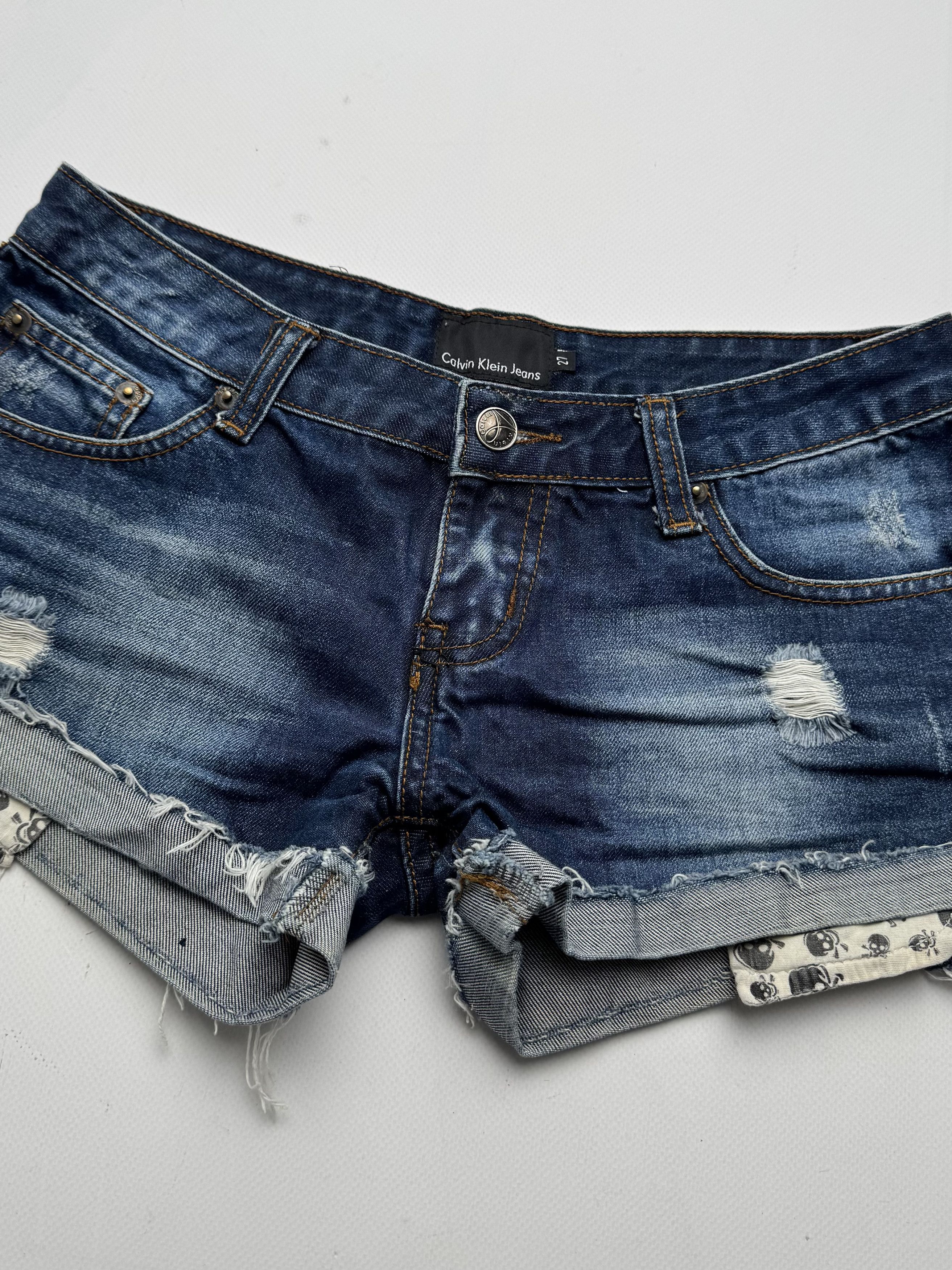 Vintage Y2K Women's Denim Shorts Distressed Cuffed Blue Low Rise E2 Size 27" / US 4 / IT 40 - 2 Thumbnail