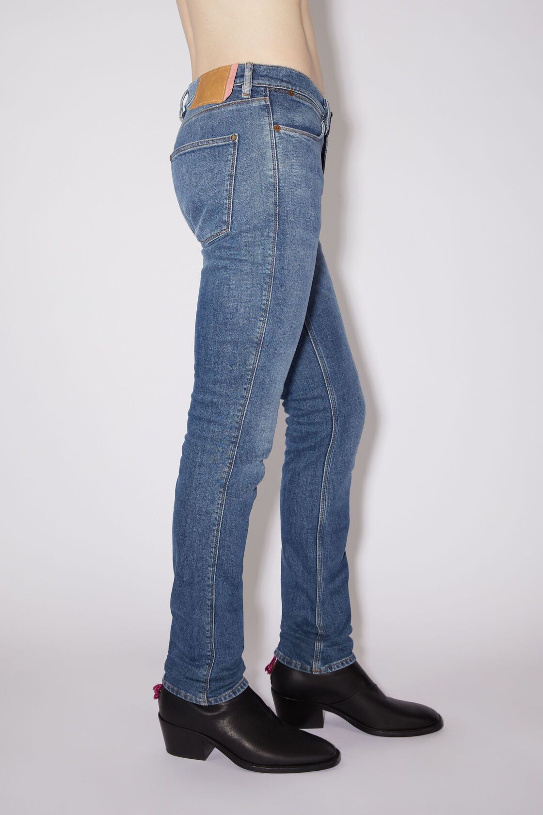 Acne Studios BNWT AW22 ACNE STUDIOS MAX MID BLUE SLIM FIT JEANS 34 Size US 34 / EU 50 - 11 Thumbnail