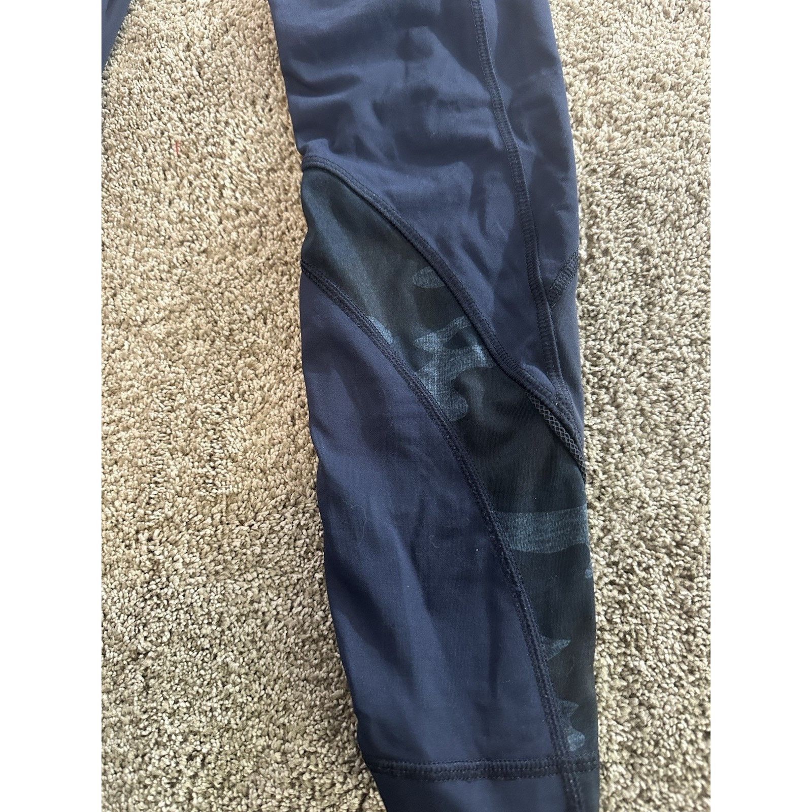 Lululemon Lululemon Pants Womens 4 Blue Camo Leggings Zip Pockets Size 27" / US 4 / IT 40 - 4 Thumbnail
