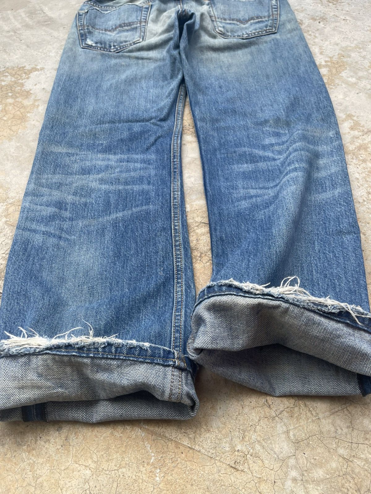 Diesel Diesel Viker Wash 008A2 Distressed Straight Leg Jeans 29x32 Size US 29 - 14 Thumbnail