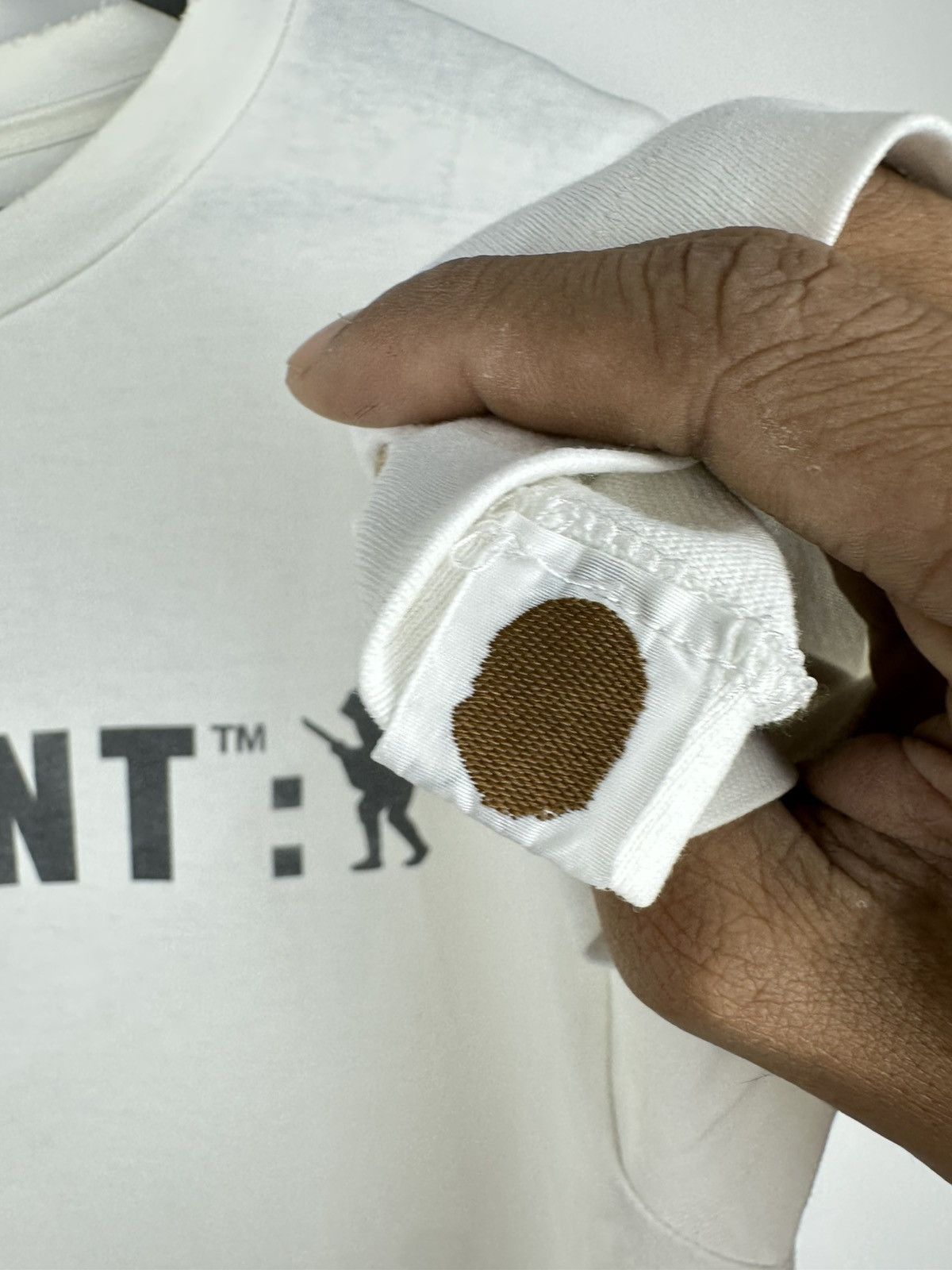 Bape Vintage Bape Man Hunt Tee Size US L / EU 52-54 / 3 - 9 Thumbnail