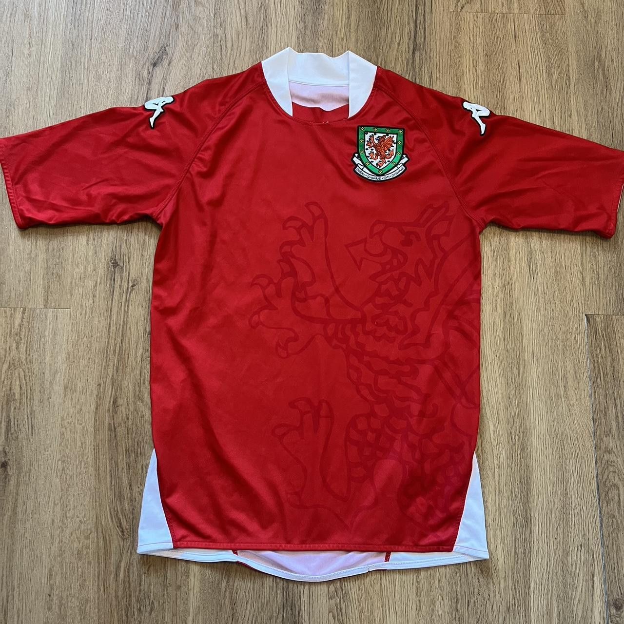 Wales home football shirt 2008-09 red and white