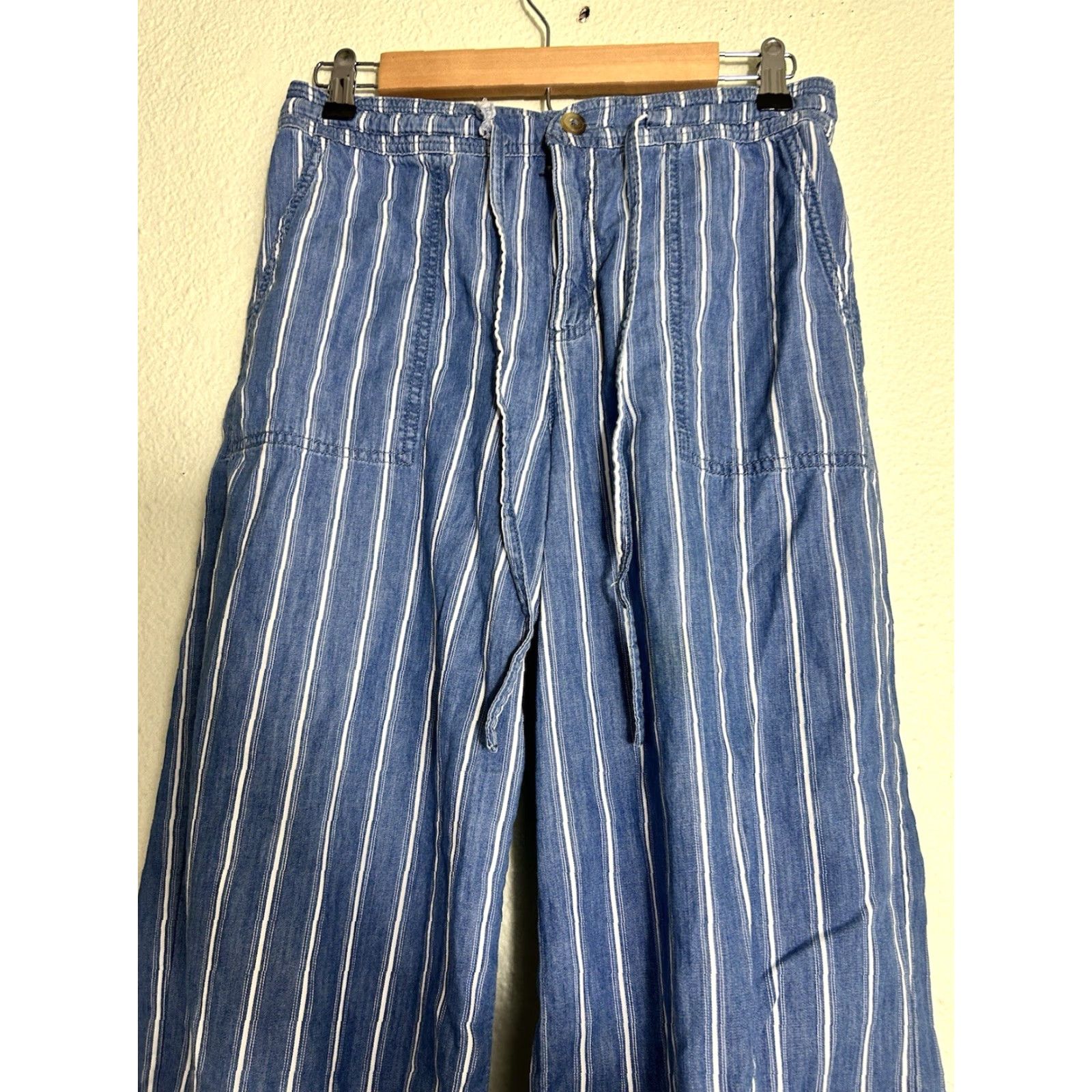 American Eagle Outfitters American Eagle Striped Chambray Wide Leg Pants Tie Waist Blue White Sz 4 Womens Pants Size 27" / US 4 / IT 40 - 3 Thumbnail