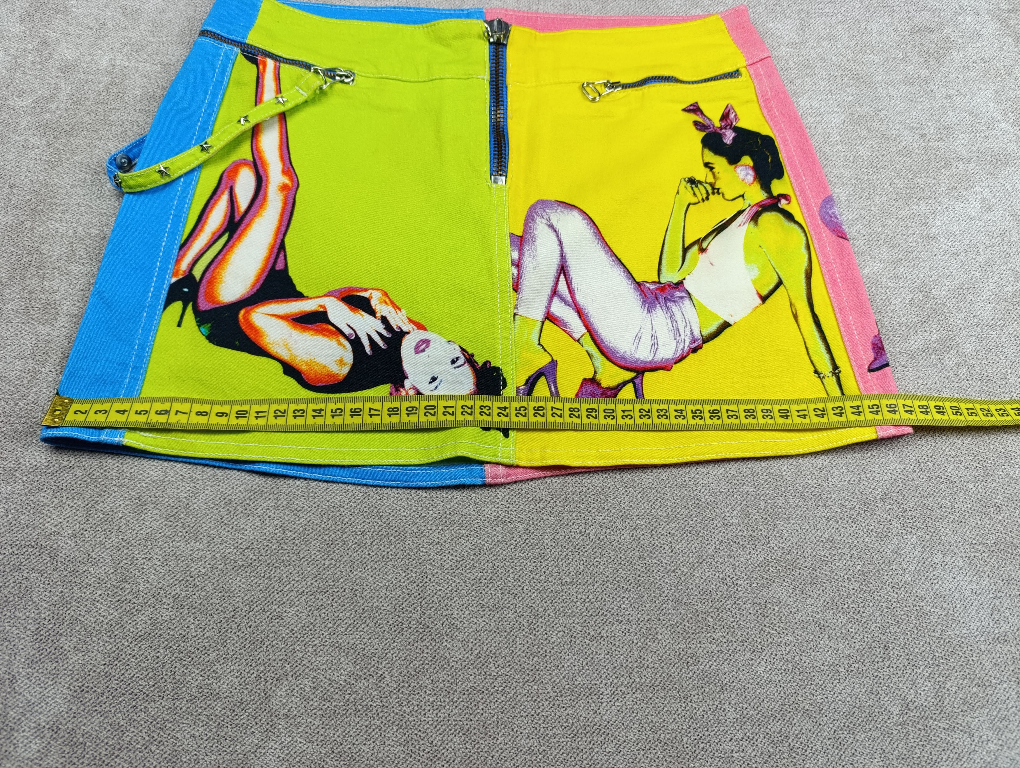 Versace Y2K DONATELLO VERSACE LOW WAISTED COLOURFUL MINI SKIRT Size 27" / US 4 / IT 40 - 14 Thumbnail