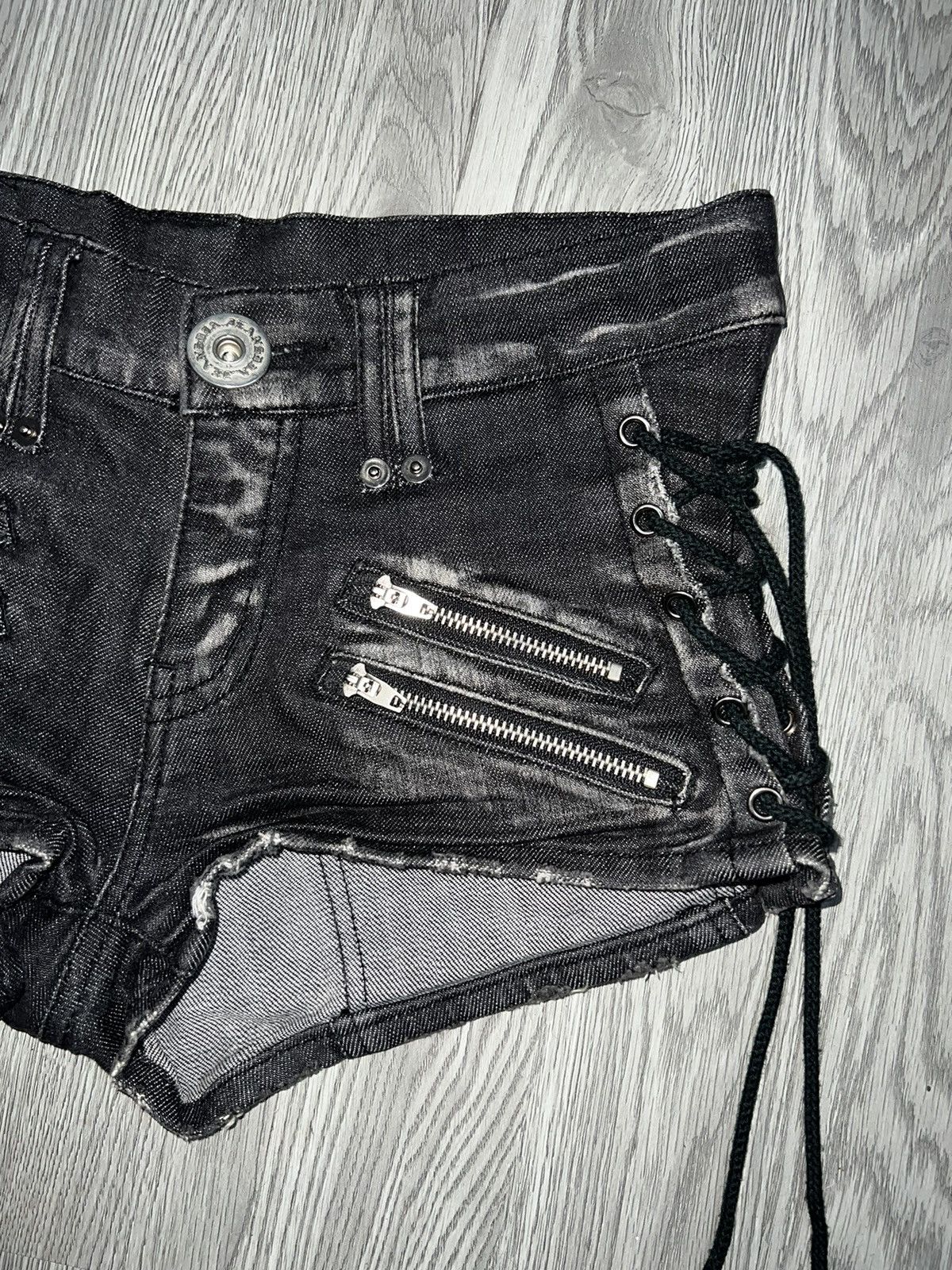 Japanese Brand D.i.a gyaru black denim short 🖤🦋 Size 24" / US 00 / IT 34 - 9 Thumbnail