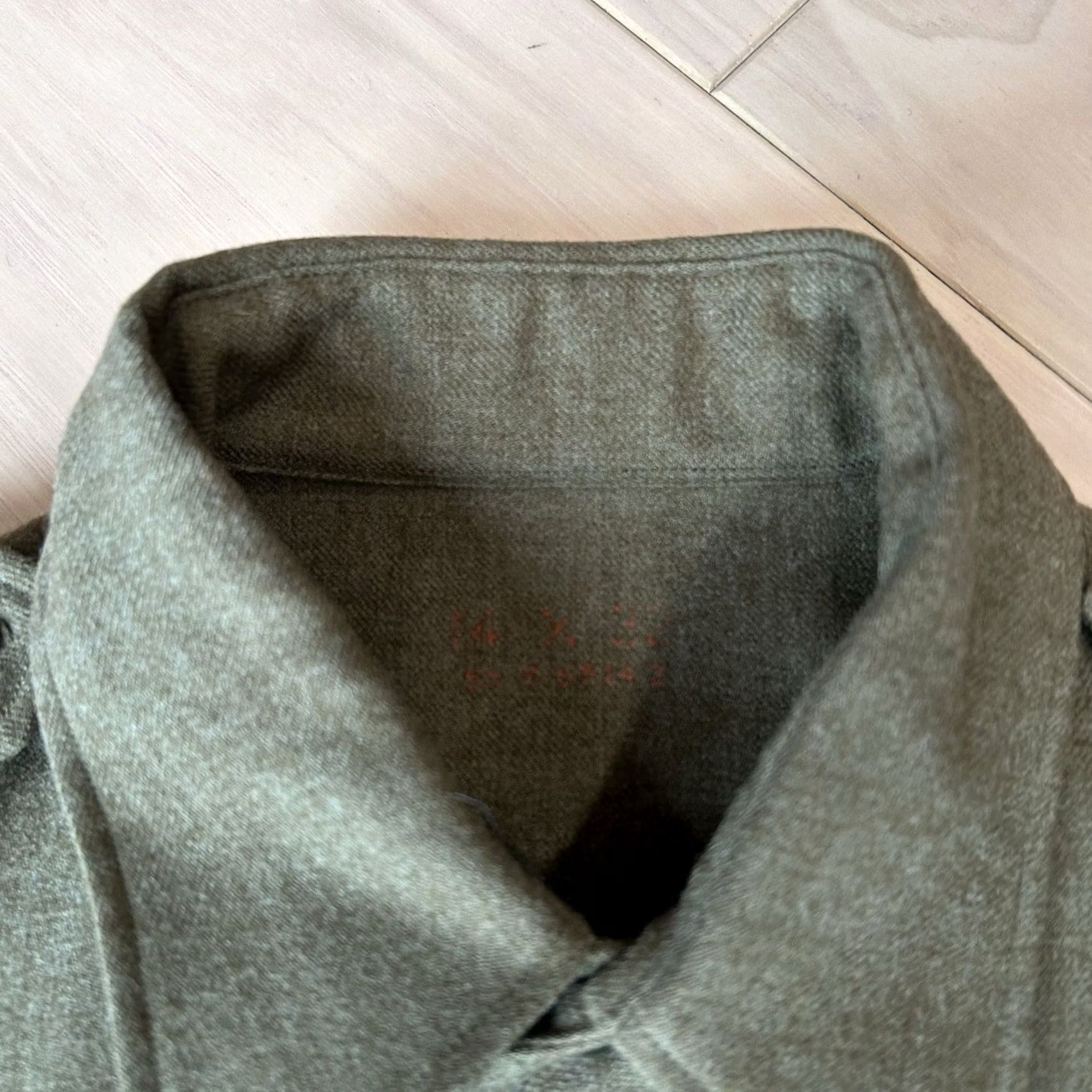 Olive VINTAGE US Army Shirt Olive Drab Wool Flannel Men’s M Regular 1940s 1950s Button-Front Military Look Mens Size US M / EU 48-50 / 2 - 4 Thumbnail