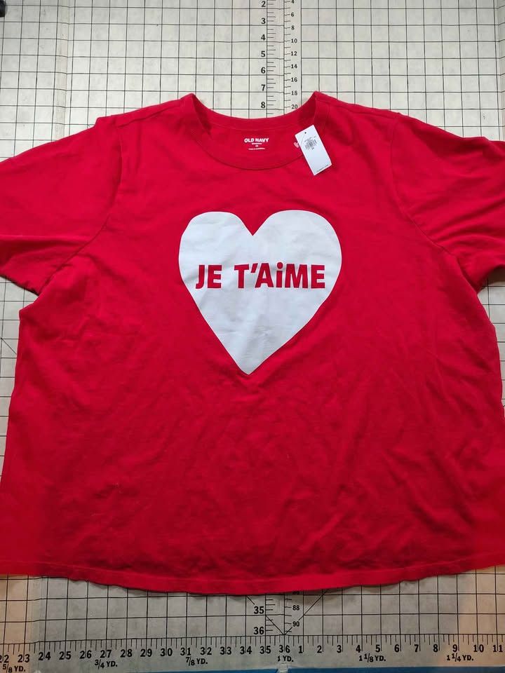 Old Navy New Women's Old Navy Red Je T'aime Heart T-Shirt 2X Size ONE SIZE - 1 Thumbnail
