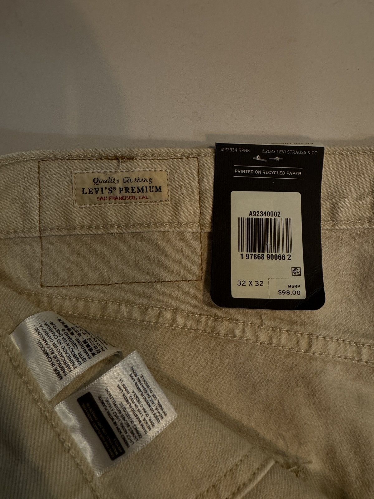 Levi's (Never worn)Bone Levi’s cargo pants Size US 32 / EU 48 - 3 Thumbnail