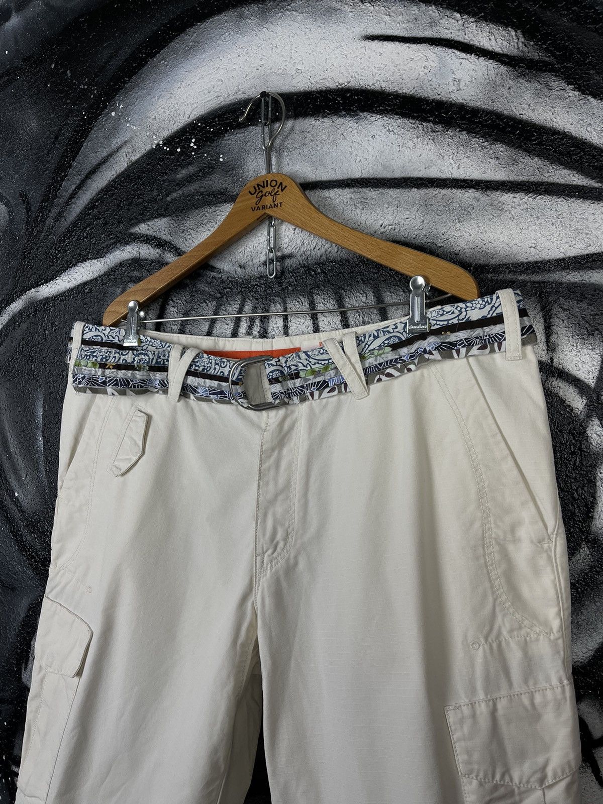 Hugo Boss Hugo Boss Comfort Fit Vintage White Cargo Shorts Size 56 Size US 38 / EU 54 - 3 Thumbnail
