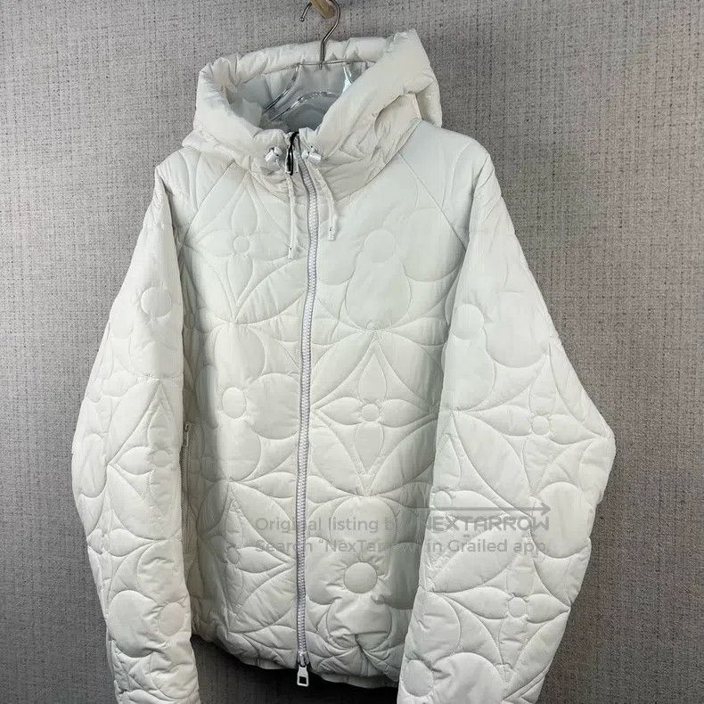 Louis Vuitton Louis Vuitton FW22 Solid Quilted Logo Hooded Cotton Jacket Size US XL / EU 56 / 4 - 2 Thumbnail