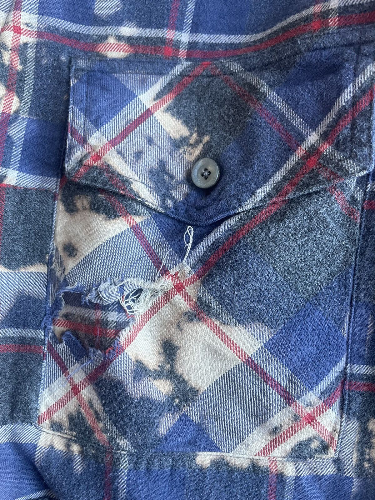 Louis Vuitton Louis Vuitton 2017 bleach shirt Size US M / EU 48-50 / 2 - 4 Thumbnail