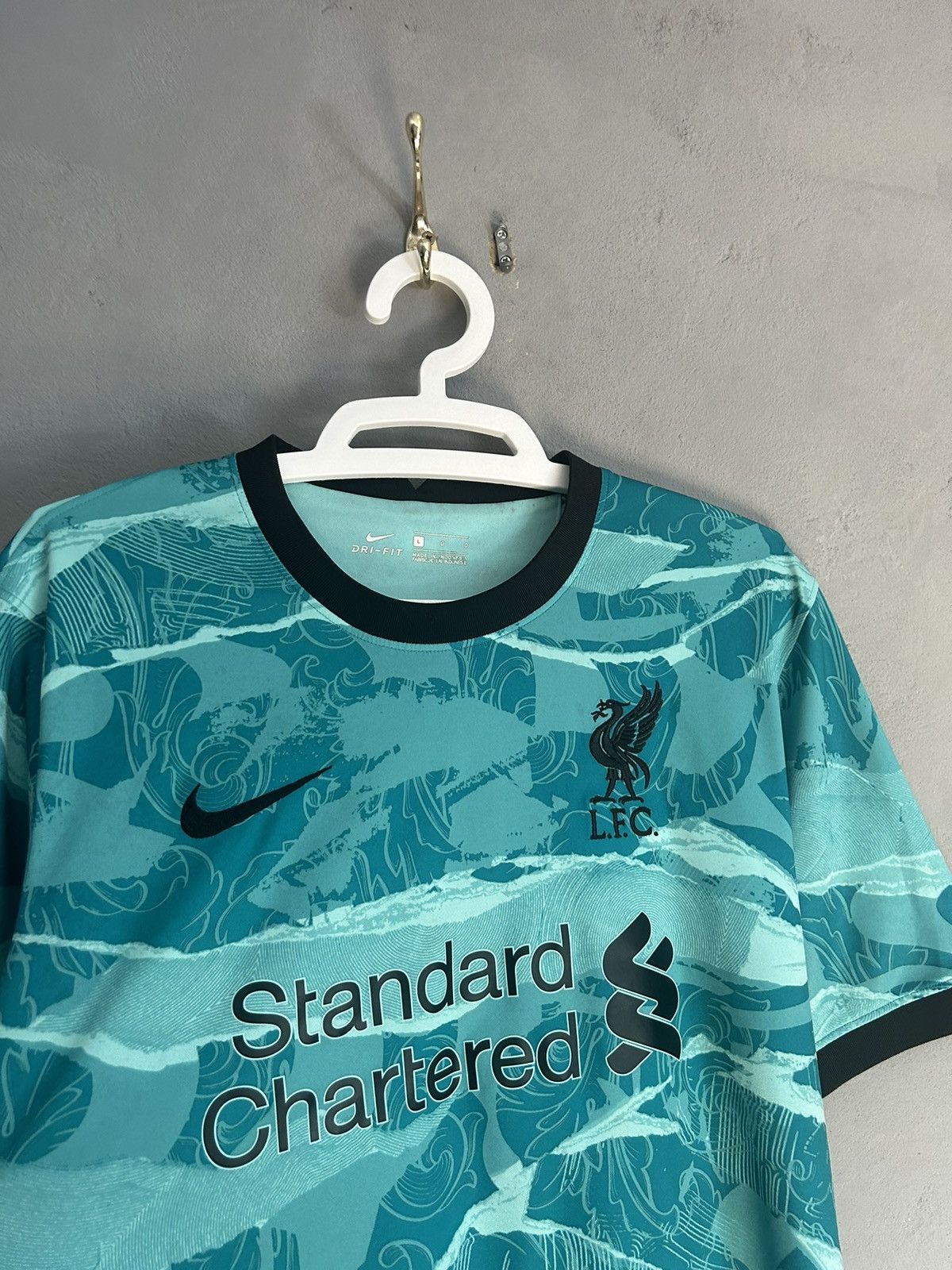 Nike Nike Liverpool 2020/21 Away jersey Size US L / EU 52-54 / 3 - 2 Thumbnail