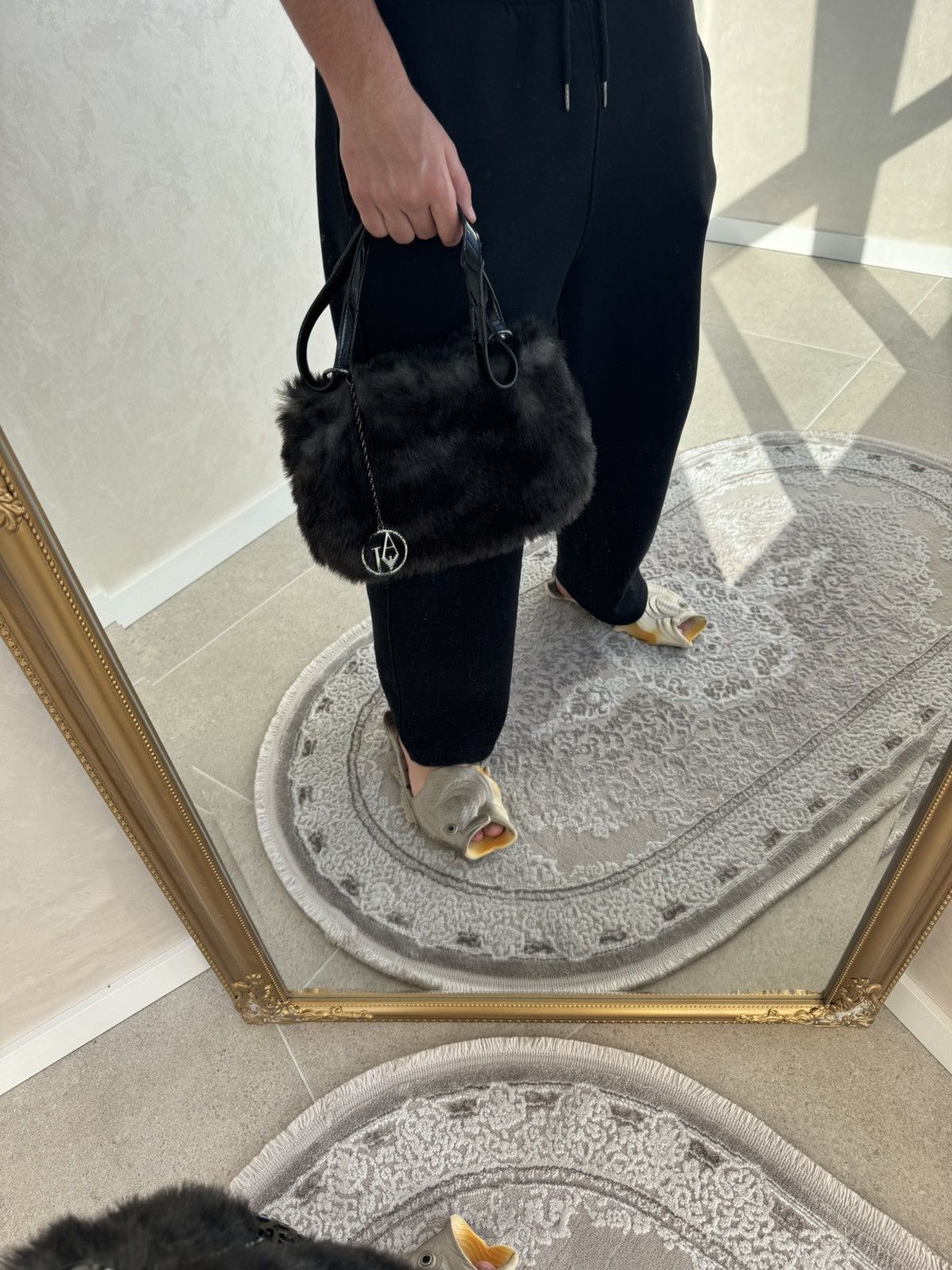 Armani FUR FAUX IF SIX WAS Nine ARMANI JEANS Y2K BAG Size ONE SIZE - 3 Thumbnail