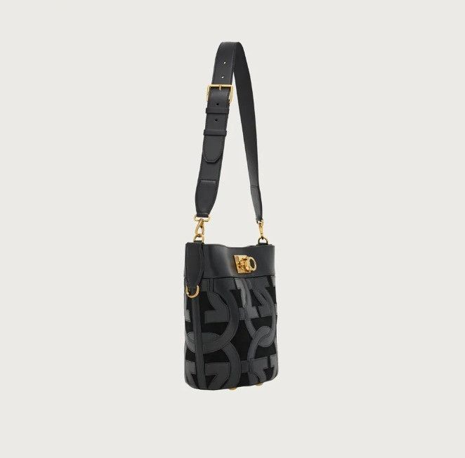 Salvatore Ferragamo o1s1rm0724 Size: OS / Leather Shoulder Bag in Black Size ONE SIZE - 3 Thumbnail