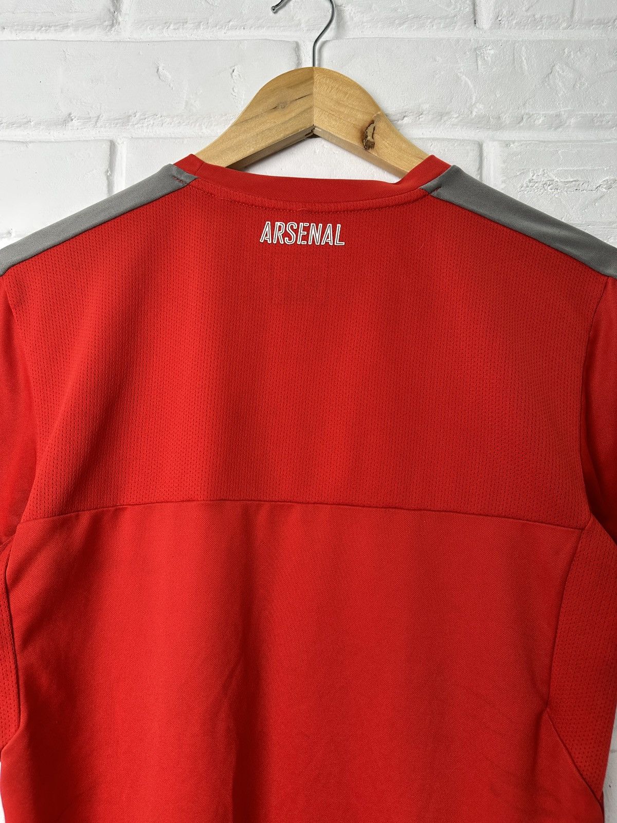 Puma PUMA ARSENAL 16/17 Training Soccer Jersey Shirt Size US S / EU 44-46 / 1 - 10 Thumbnail
