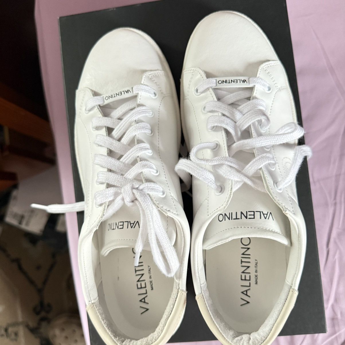 Valentino Valentino sneakers- fit like a size 9 Size US 9.5 / EU 42-43 - 9 Thumbnail