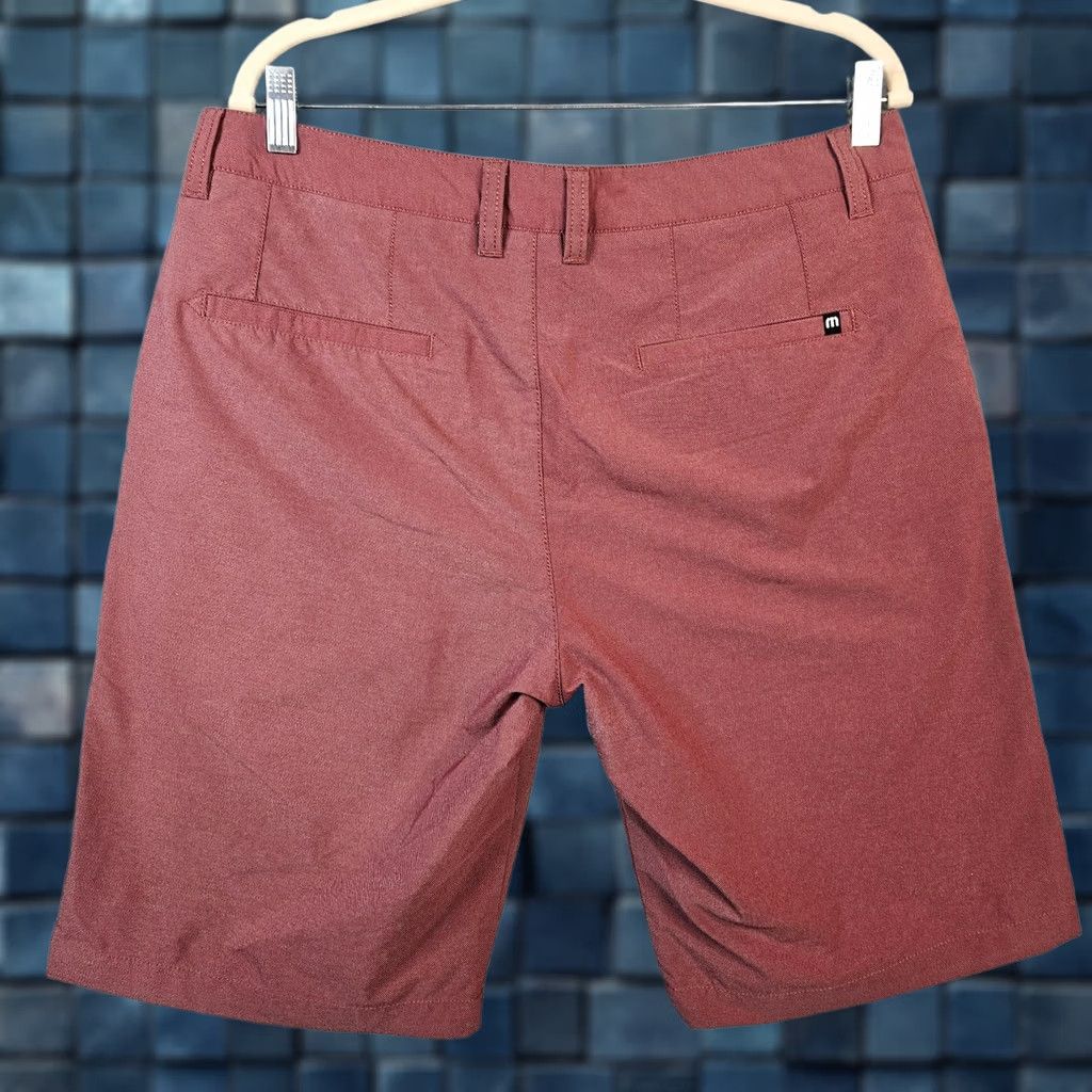 TravisMathew Travis Mathew Men's Red Clay Pockets Casual Shorts Size 34 Size US 34 / EU 50 - 1 Thumbnail