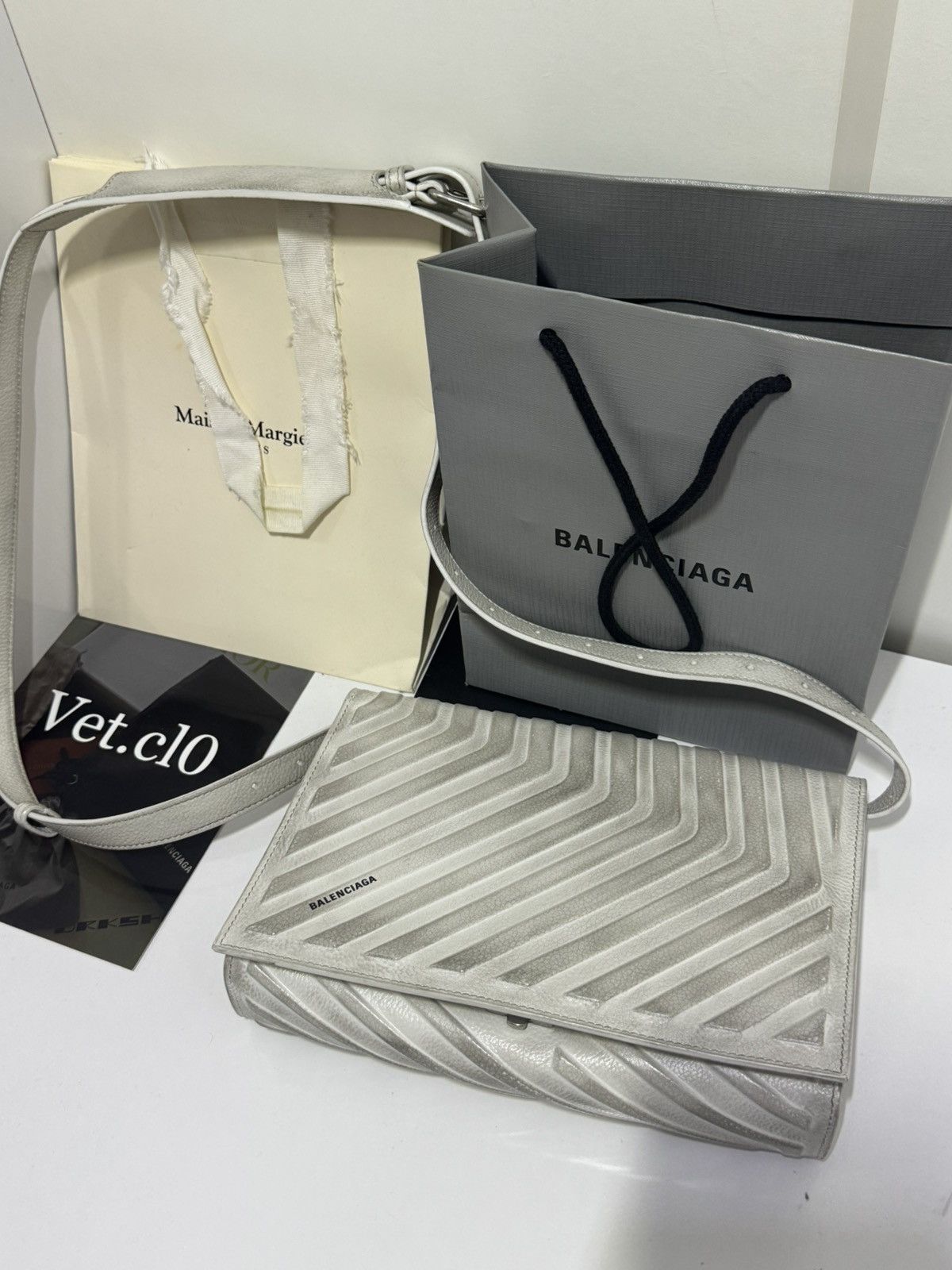Balenciaga ✅Balenciaga CAR flap white distressed messenger bag Size ONE SIZE - 2 Thumbnail