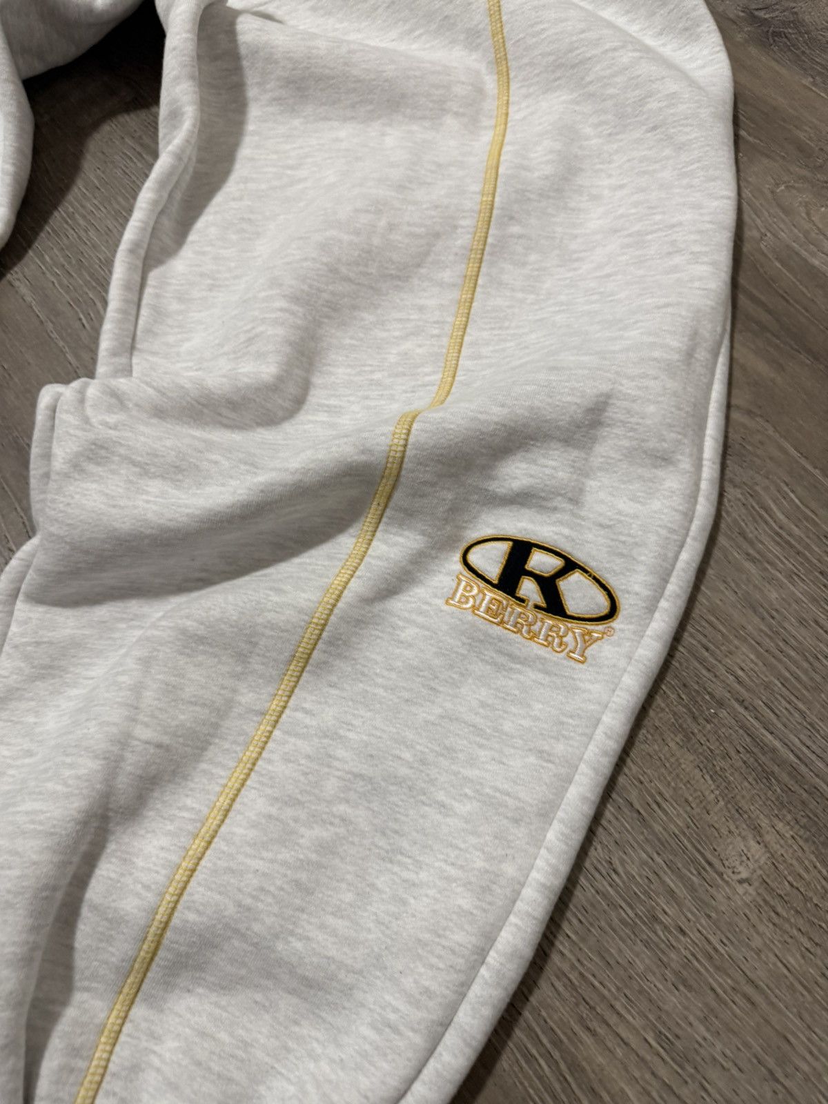 The GV Gallery Gv Gallery Raspberry Hills Serger Sweatpants Size Small DESC Size US 32 / EU 48 - 5 Thumbnail