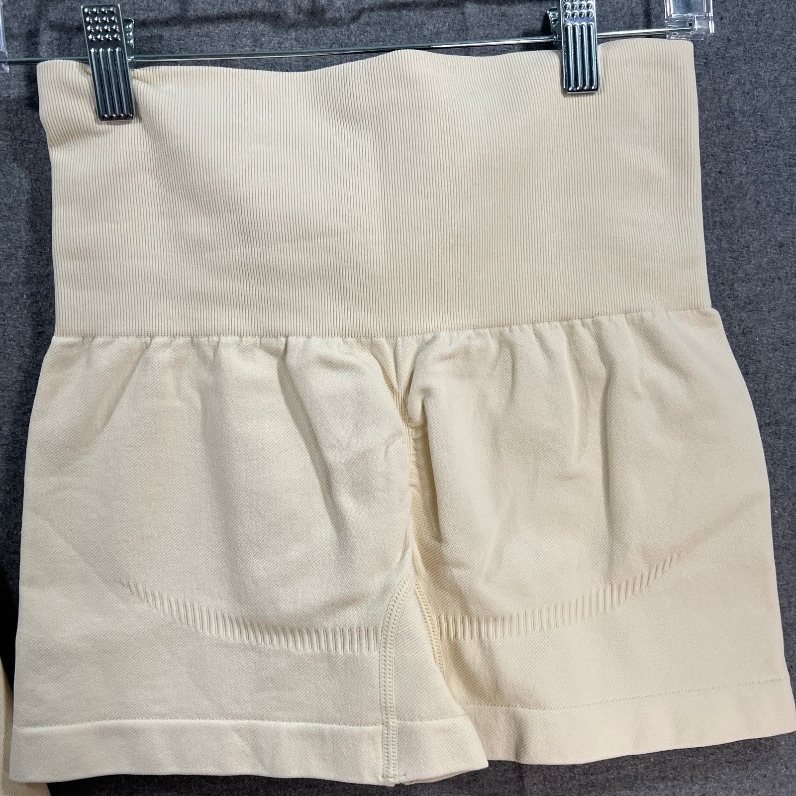 Other Workout 2 PC Crop Top Long Sleeve and Short Bottom Size M / US 6-8 / IT 42-44 - 9 Thumbnail