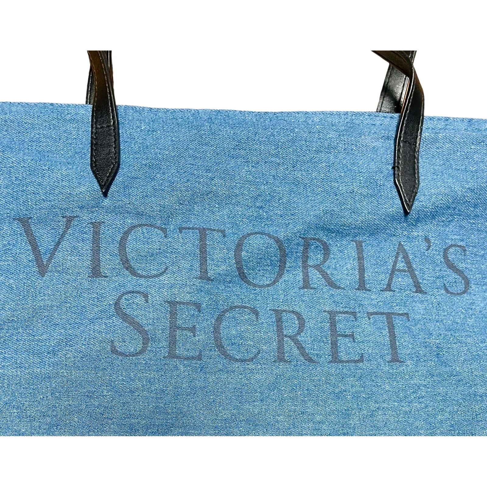 Victoria's Secret VICTORIA'S SECRET Carry All Denim/Faux Leather XL Tote Bag & Pouch Blue/Black Tote Bag Womens XL 2018 City Carry All Size ONE SIZE - 5 Thumbnail