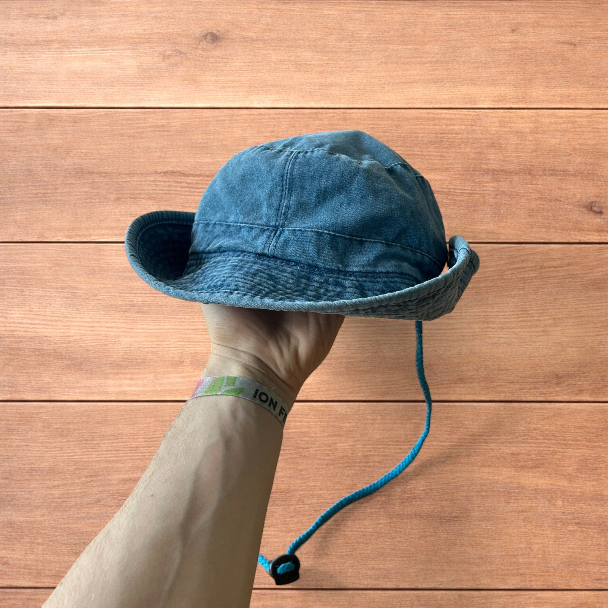 Japanese Brand Vintage style denim fishermans boonie hat in mid blue. Size ONE SIZE - 1 Thumbnail