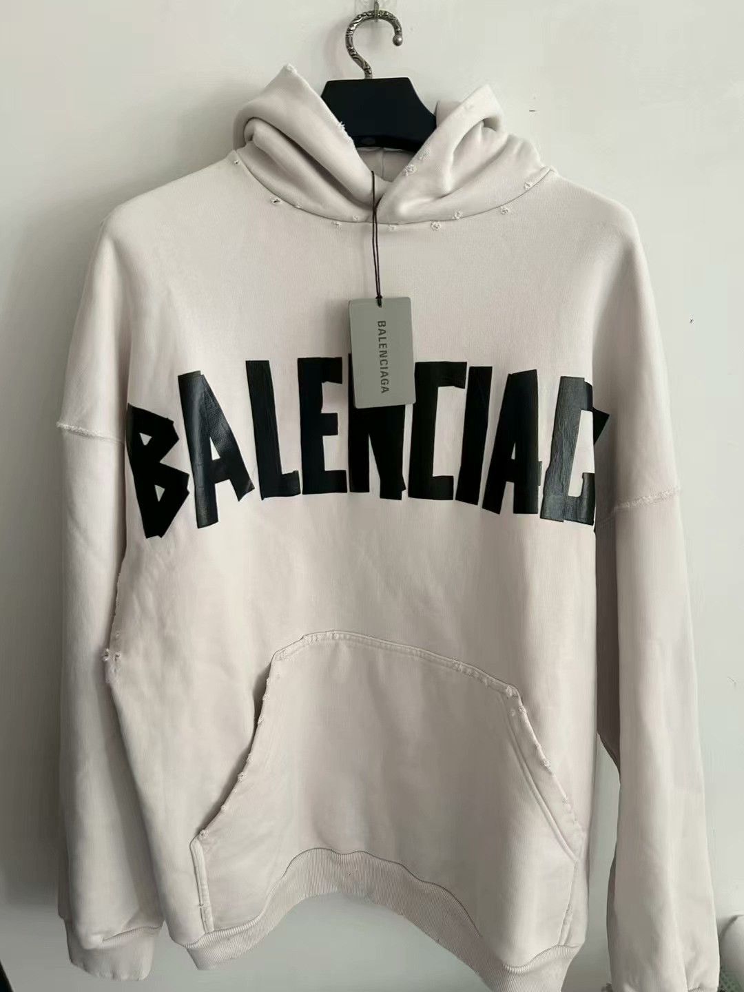 Balenciaga balenciaga cream hooded sweatshirt size 2 Size US XL / EU 56 / 4 - 1 Thumbnail