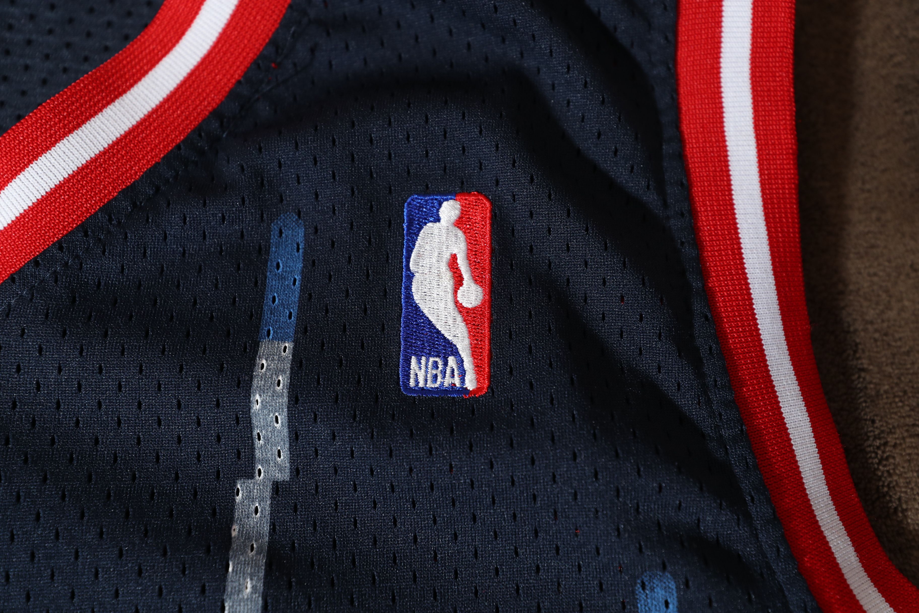 Adidas Houston Rockets Hakeen Olajuwon #34 Jersey (M) Size US M / EU 48-50 / 2 - 8 Thumbnail