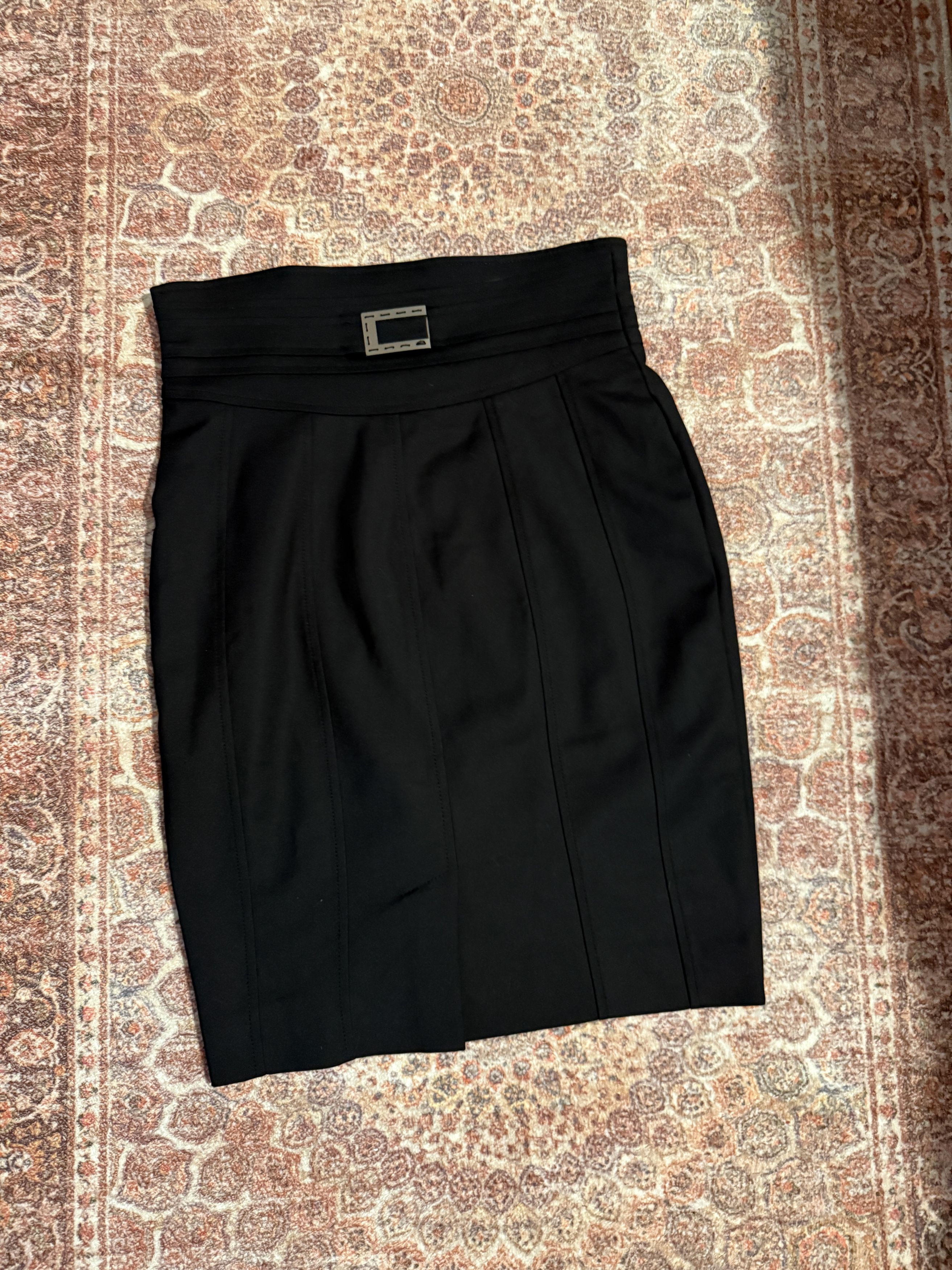 Liu Jo Liu-jo black Midi skirt which shows perfectly body lines. Size 26" / US 2 / IT 38 - 2 Thumbnail