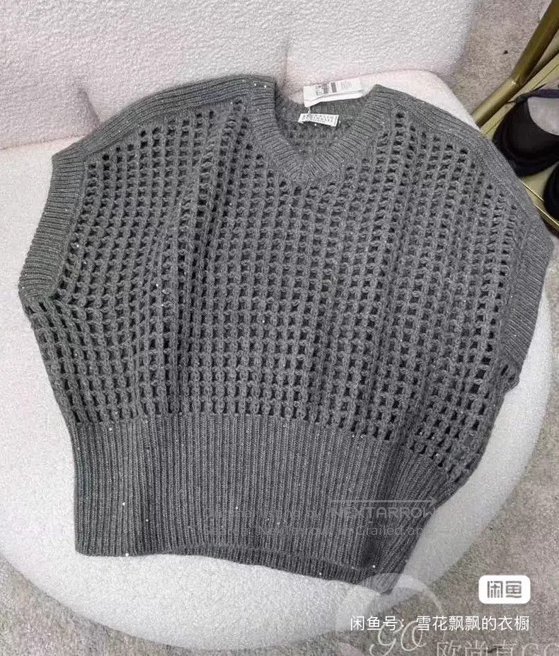 Brunello Cucinelli Brunello Cucinelli 23 hollowed out bright sheep's wool swe Size M / US 6-8 / IT 42-44 - 2 Thumbnail