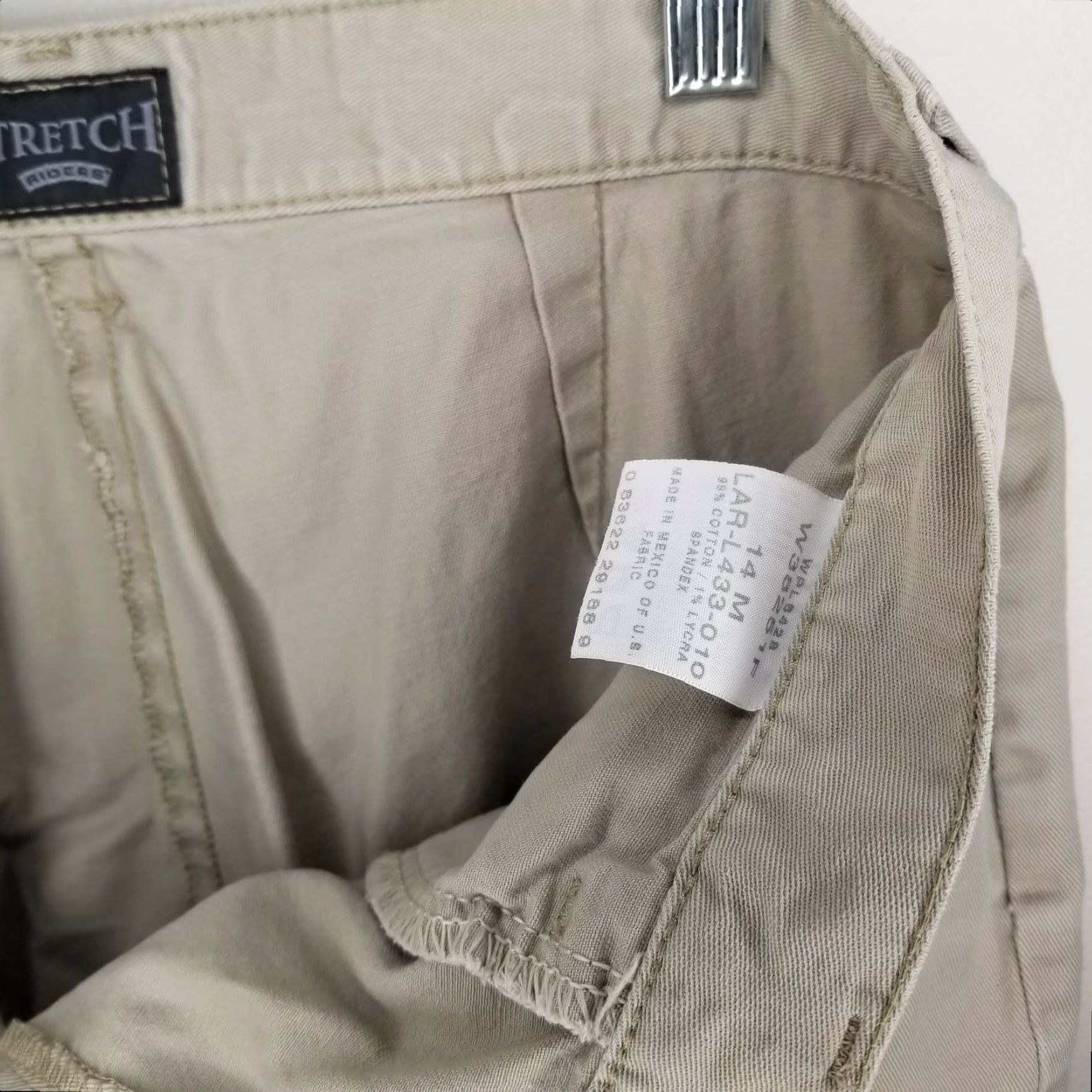 Vintage **Riders Women Khaki Capris Size 14M Stretch** User: Riders Women Khaki Capris Size 14M Stretch Size ONE SIZE - 4 Thumbnail
