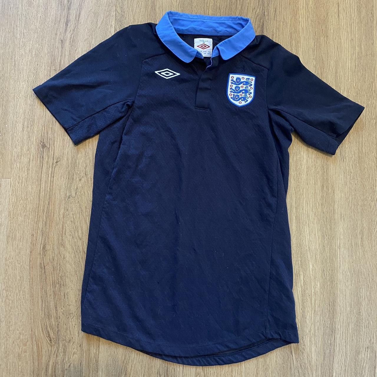 Umbro 2011-12 England Away Umbro Football Shirt Size US S / EU 44-46 / 1 - 1 Thumbnail