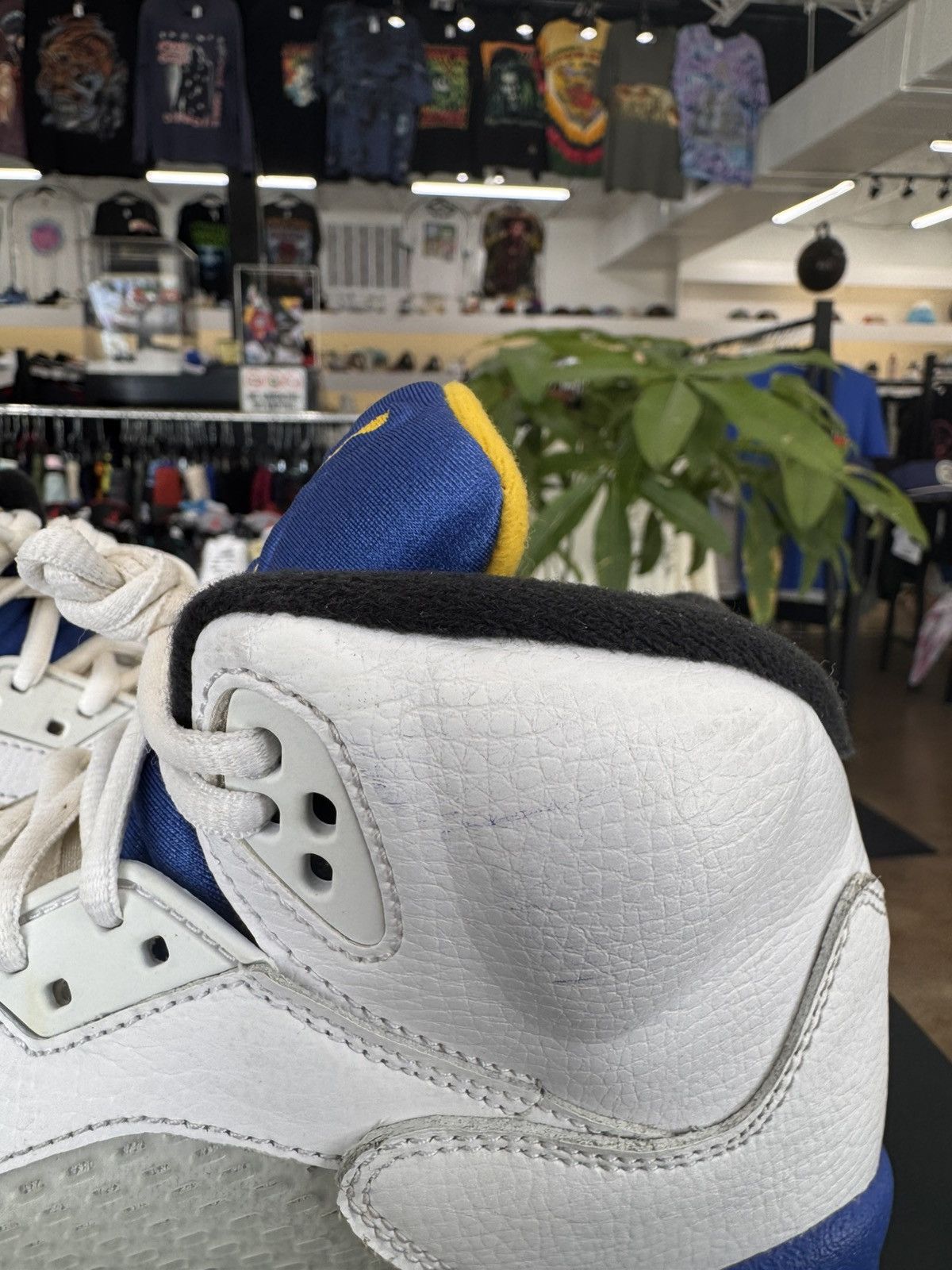 Jordan Brand Air Jordan 5 Laney Size 7Y (2013) Size US 7 / EU 40 - 7 Thumbnail