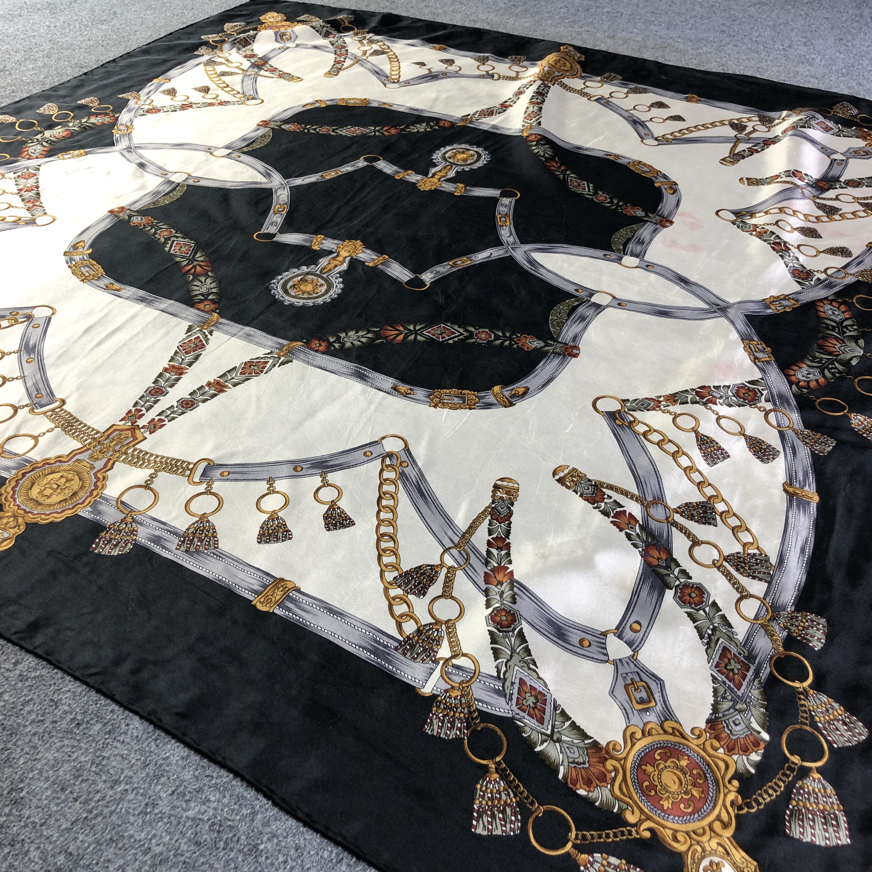 Vintage Unknown Luxury Hand Rolled Silk Scarf M1047 Size ONE SIZE - 3 Thumbnail