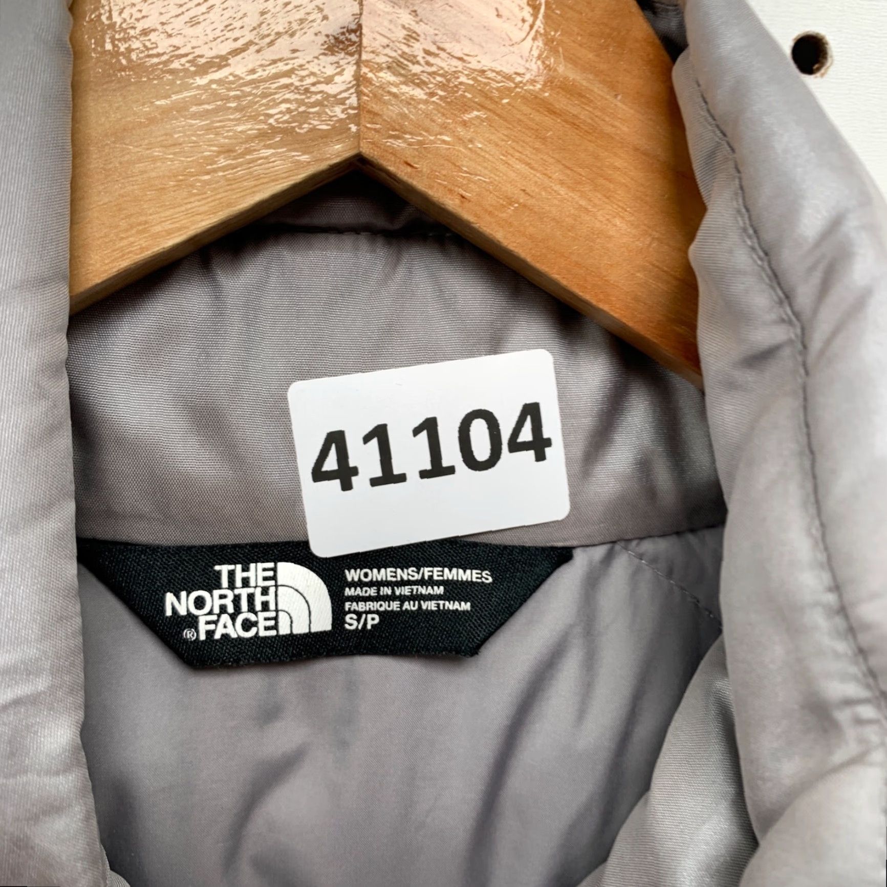 The North Face North Face 550 Down Quilted Puffer Jacket Womens Small Gray NM 18.5x23.5 Size S / US 4 / IT 40 - 3 Thumbnail