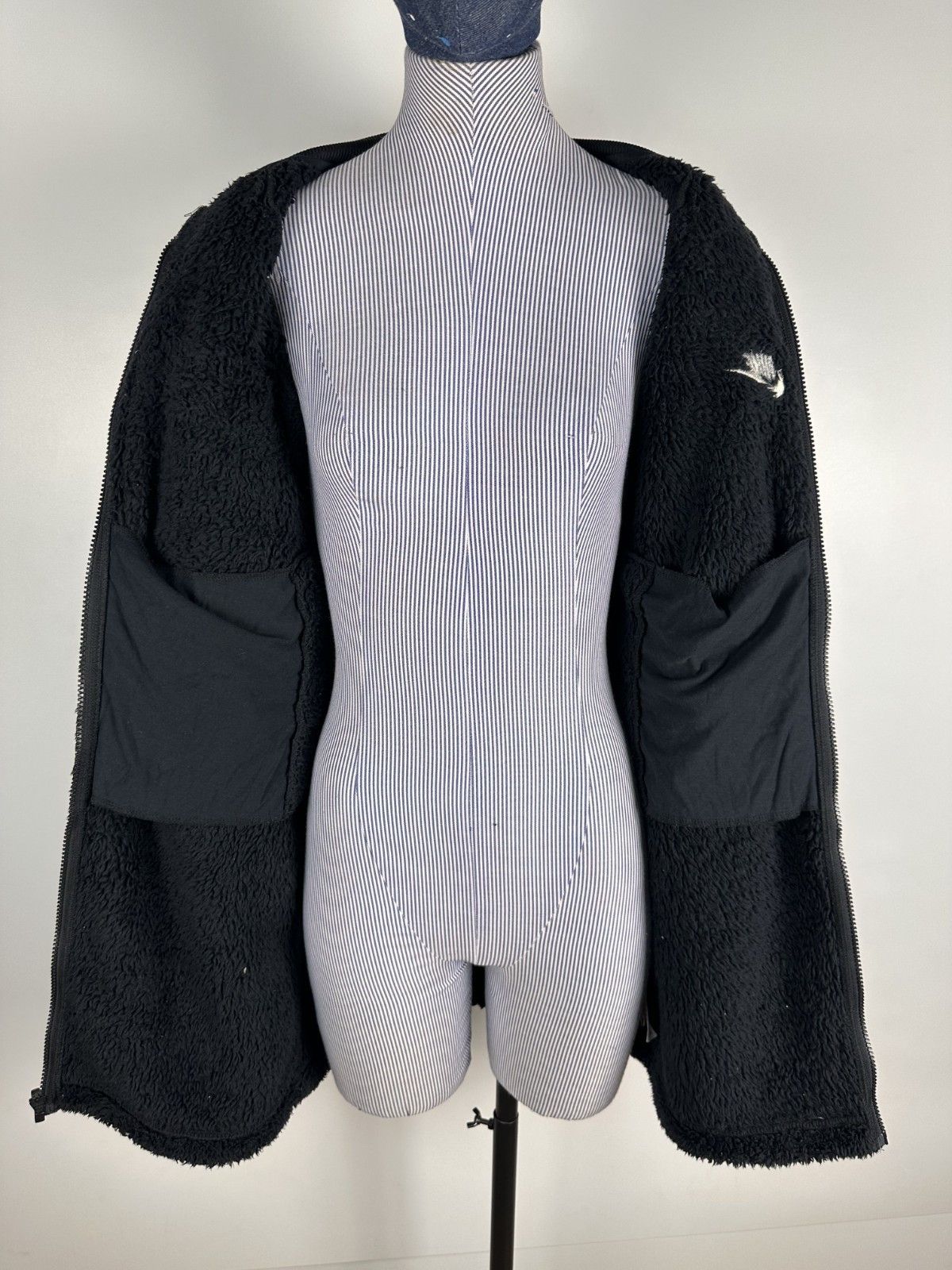 Nike Nike Deep Fleece Sherpa Jacket Long Black Girls L Womens S Size S / US 4 / IT 40 - 9 Thumbnail