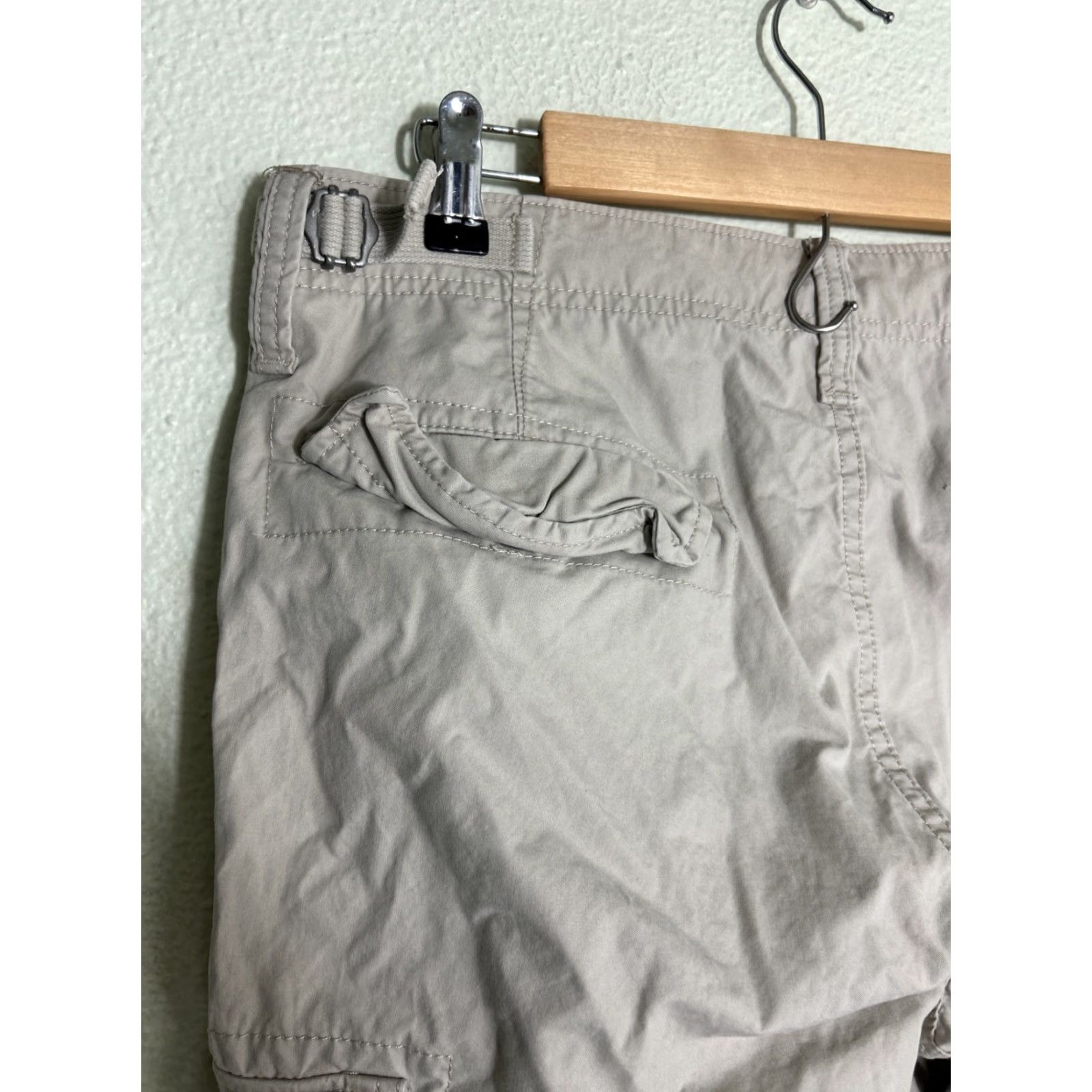 Gap Gap Cargo Shorts Mens Size 33 Beige Regular 11.5 33x11.5 Preppy Kanye Size US 33 - 7 Thumbnail