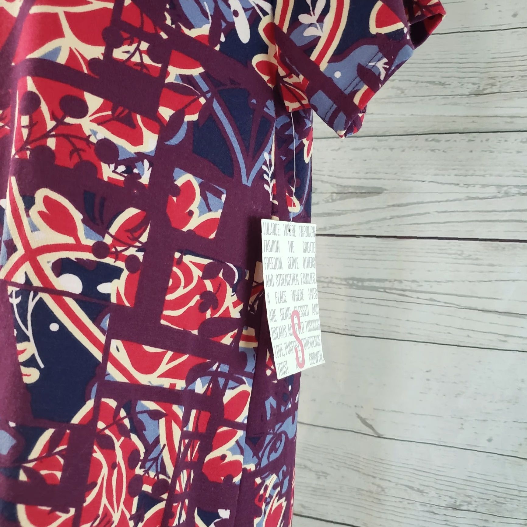 Vintage LuLaRoe Womens Classic T Shirt Size S Small Purple Red Floral Short Sleeve Womens VINTAGE? Size 28" / US 6 / IT 42 - 4 Thumbnail