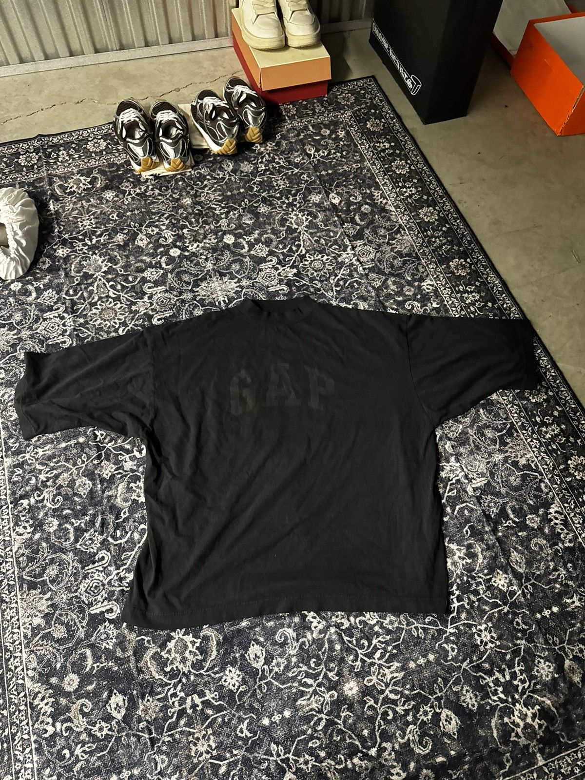 Balenciaga × Gap × Yeezy Yeezy X Gap X Balenciaga Dove Tee Small Size US S / EU 44-46 / 1 - 1 Thumbnail