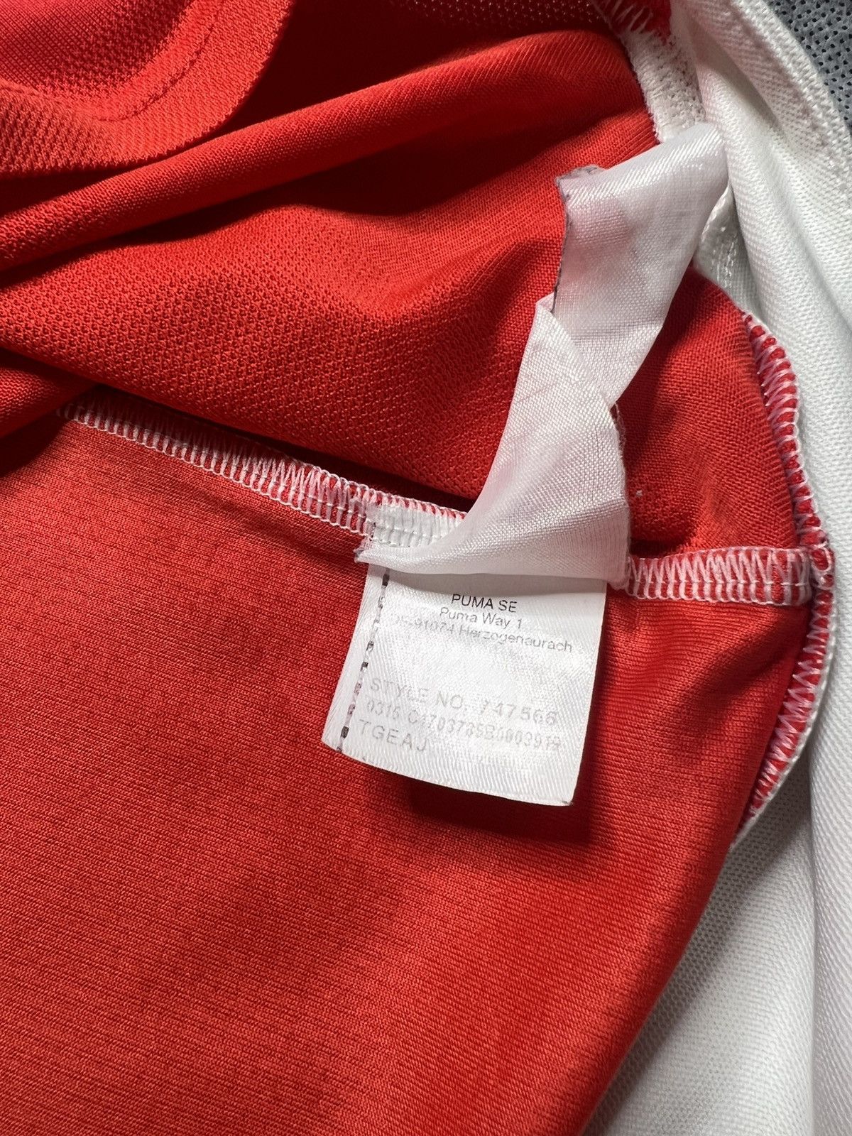 Puma ARSENAL PUMA FOOTBALL HOME JERSEY #11 OZIL Size US M / EU 48-50 / 2 - 12 Thumbnail
