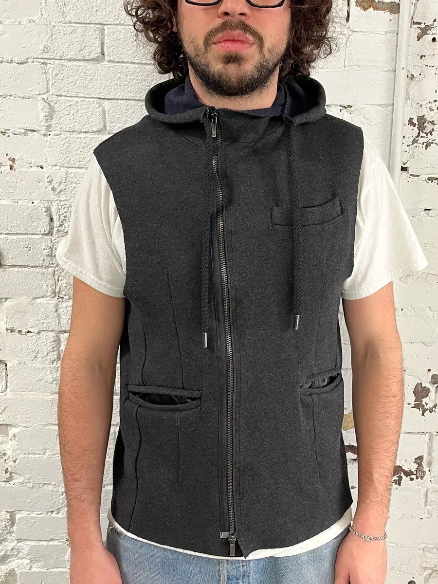 Emporio Armani 2000s Emporio Armani Grey Wool Hodded Vest Jacket Size US S / EU 44-46 / 1 - 2 Thumbnail