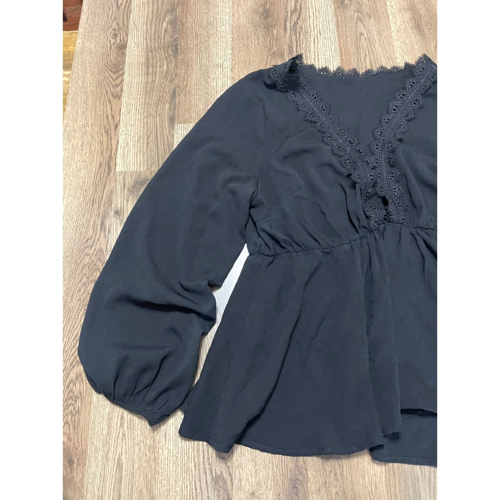 Shein SheIn Shirt, Women’s Plus Size 1X Black V-neck Lace Long Sleeve, T-Shirt, 1X, Black, V-Neck Lace, Long Sleeve, Plus Size, Women, 1X Size XL / US 12-14 / IT 48-50 - 3 Thumbnail