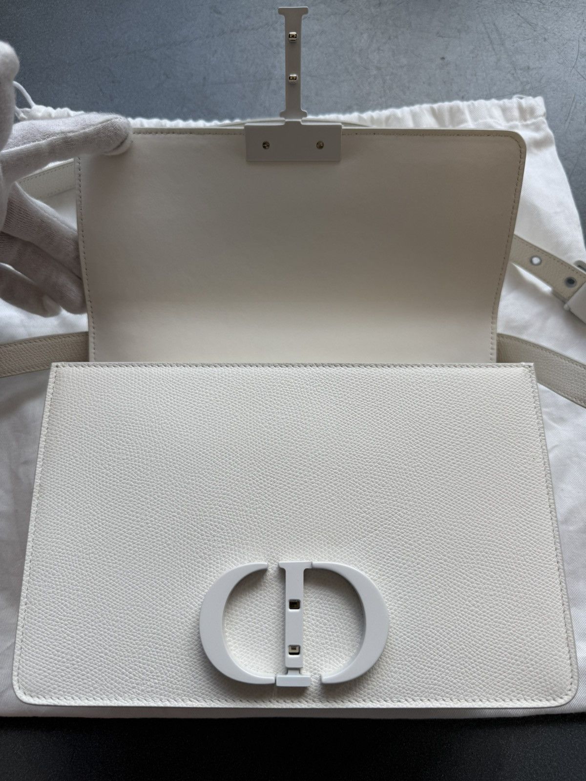Dior Christian Dior Montaigne 30 White Handbag Size ONE SIZE - 5 Thumbnail