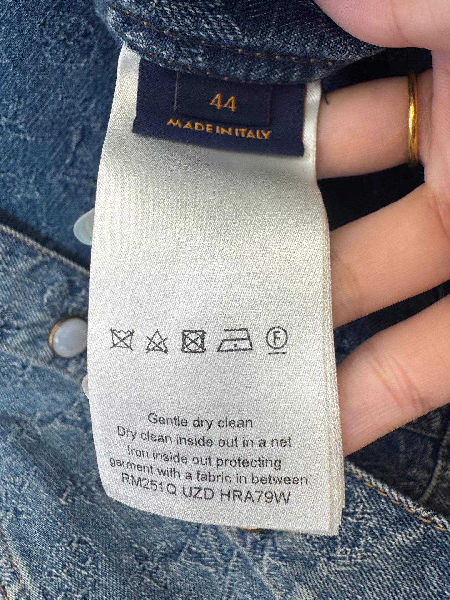 Louis Vuitton Louis Vuitton SS25 Monogram Pearl Button Denim Jacket K36 Size US S / EU 44-46 / 1 - 4 Thumbnail