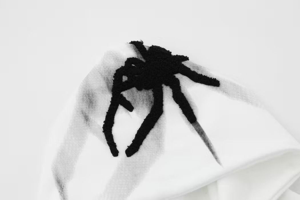 Japanese Brand Spider Embroidery Graphic White Hoodie Size US L / EU 52-54 / 3 - 4 Thumbnail